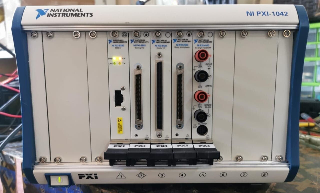 National Instruments NI PXI- 1042 NATIONAL INSTRUMENTS NI PXI- 1042 P/N:188079B-01 REV.02 CHASIS 2