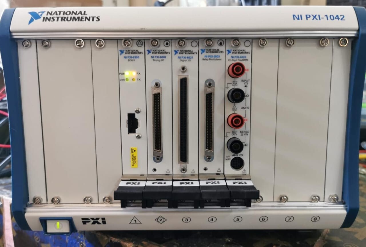 National Instruments NI PXI- 1042 NATIONAL INSTRUMENTS NI PXI- 1042 P/N:188079B-01 REV.02 CHASIS 3