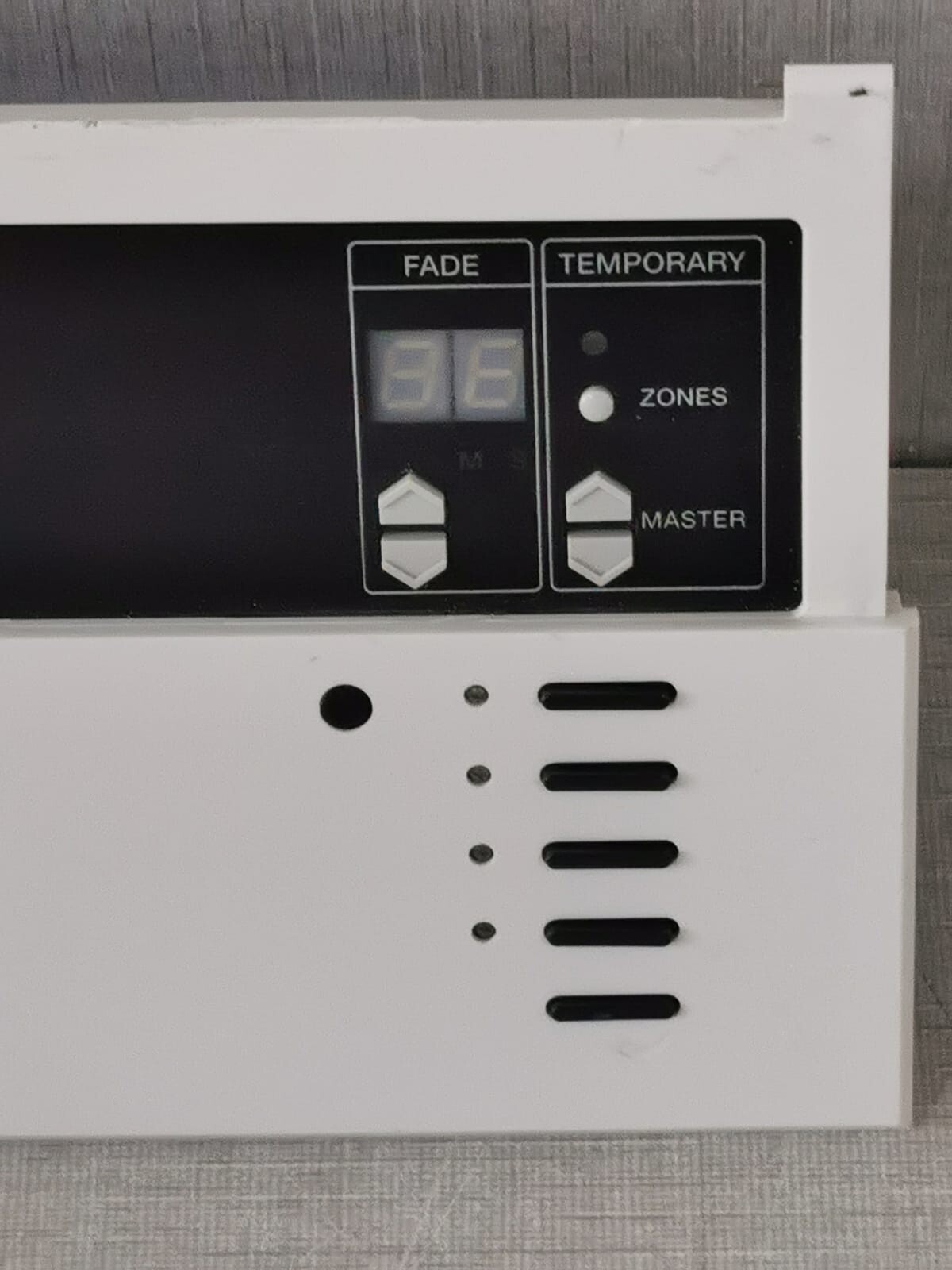 Lutron LUTRON LUTRON GRAFIKintegrale 4 ZONE LIGHTING CONTROL SYSTEM - Missing Front Cover 5