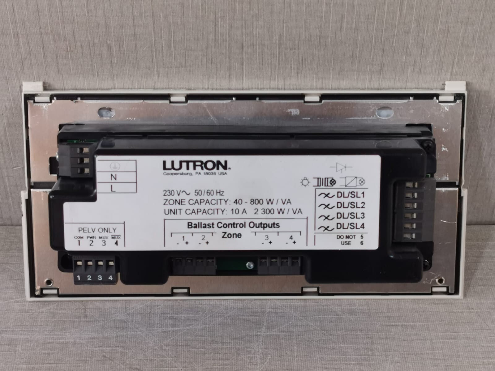 Lutron LUTRON LUTRON GRAFIKintegrale 4 ZONE LIGHTING CONTROL SYSTEM - Missing Front Cover 8