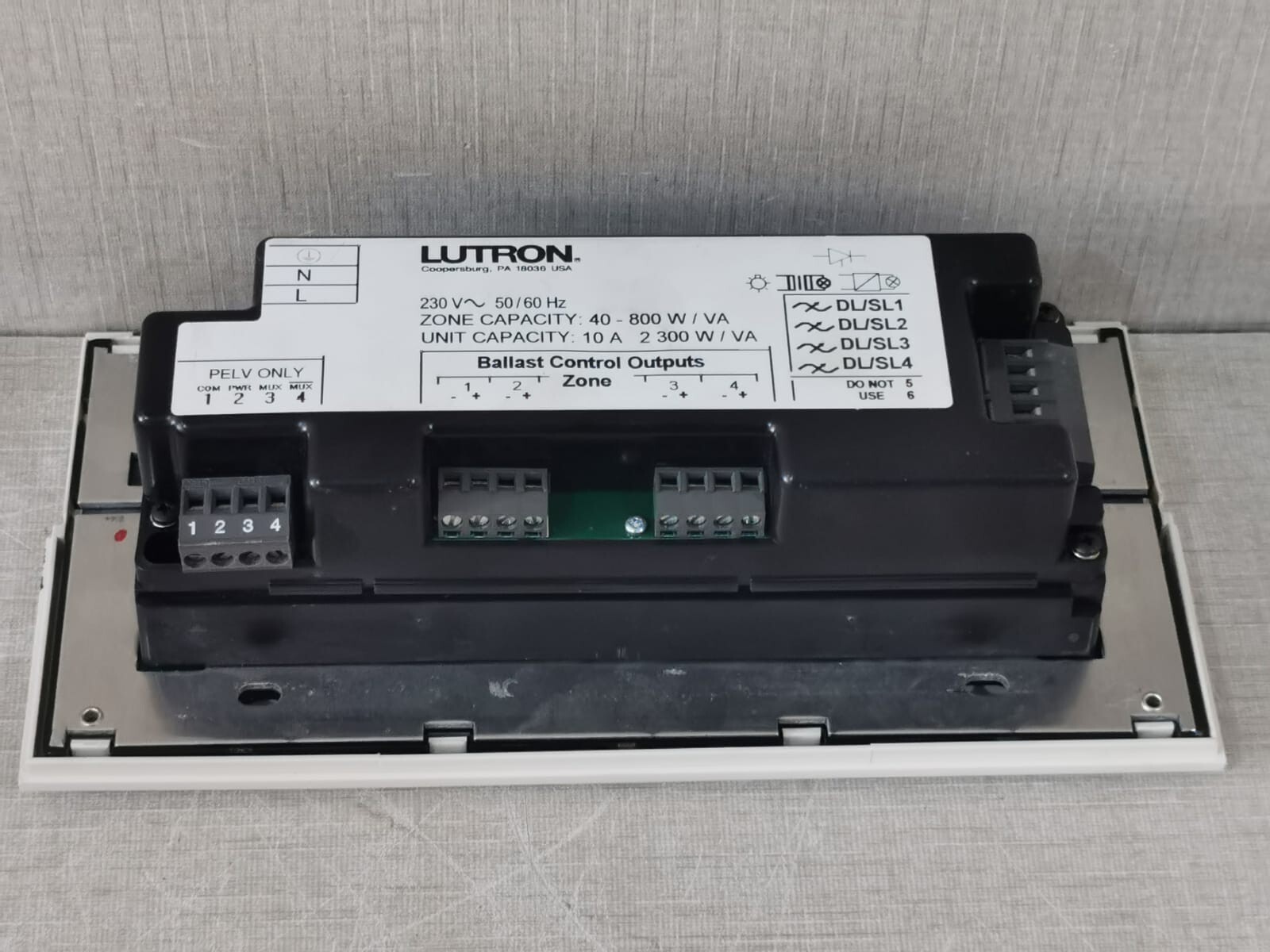Lutron LUTRON LUTRON GRAFIKintegrale 4 ZONE LIGHTING CONTROL SYSTEM - Missing Front Cover 9