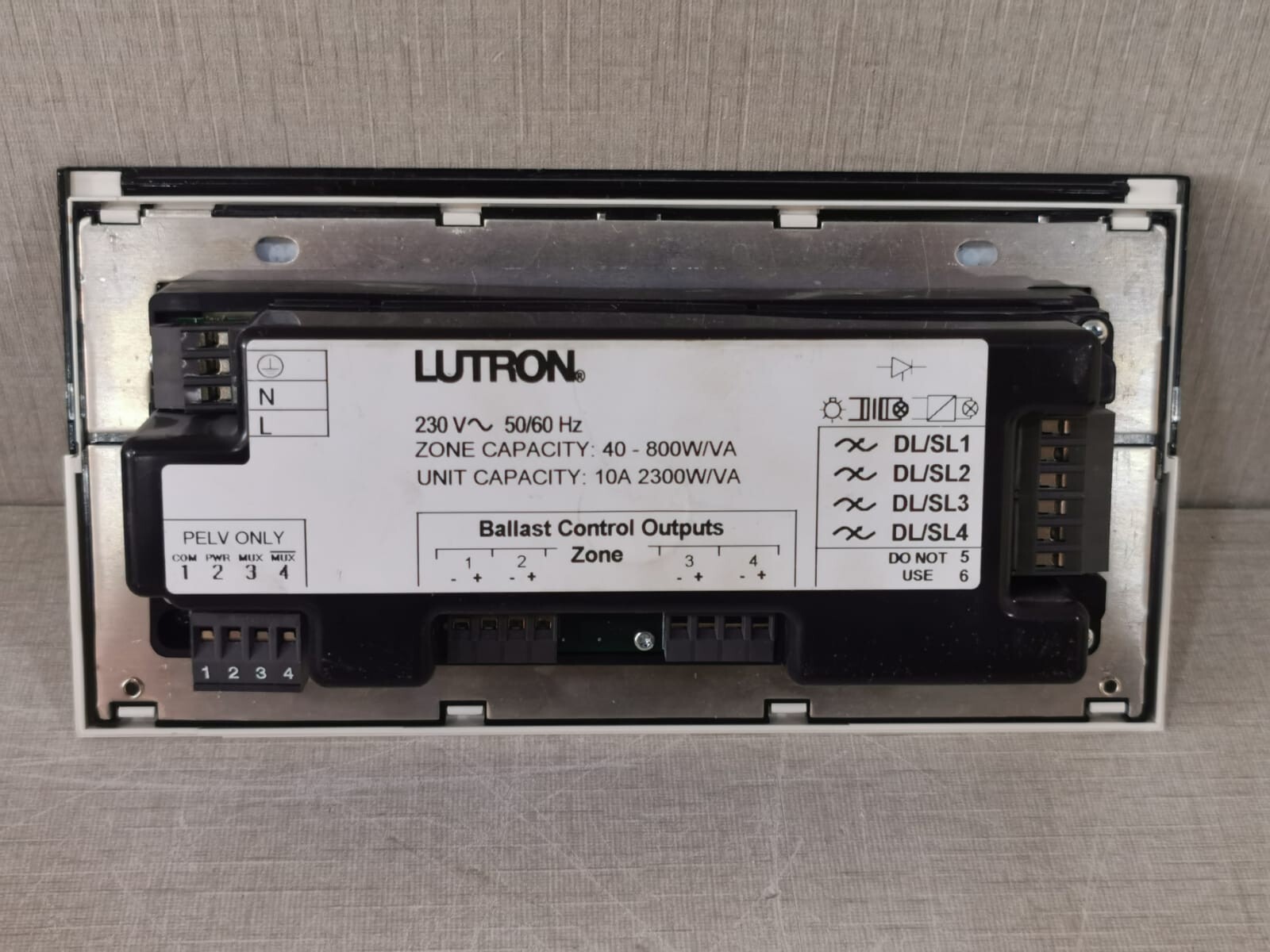 Lutron LUTRON LUTRON GRAFIKintegrale 4 ZONE LIGHTING CONTROL SYSTEM WITH DAMAGE PART 8