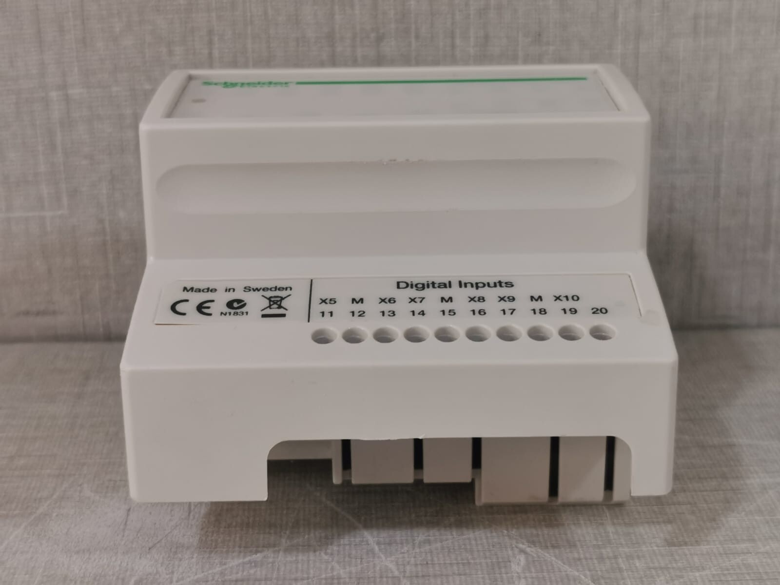 Schneider Electric 0-073-0201-1 Schneider Electric TAC Xenta 411 Digital Input Module 007302011 V1.05 -W/O Base 7