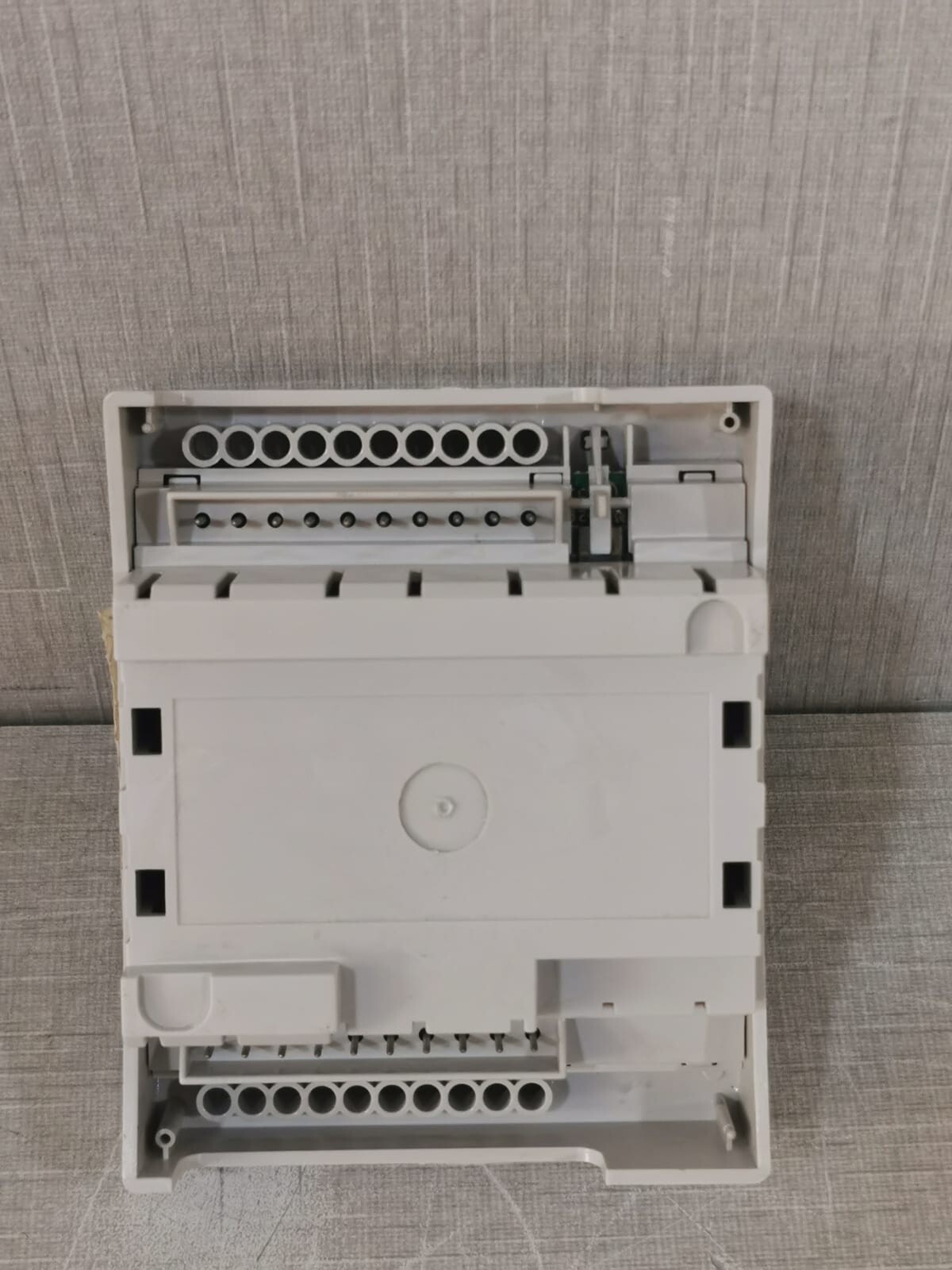 Schneider Electric 0-073-0201-1 Schneider Electric TAC Xenta 411 Digital Input Module 007302011 V1.05 -W/O Base 9