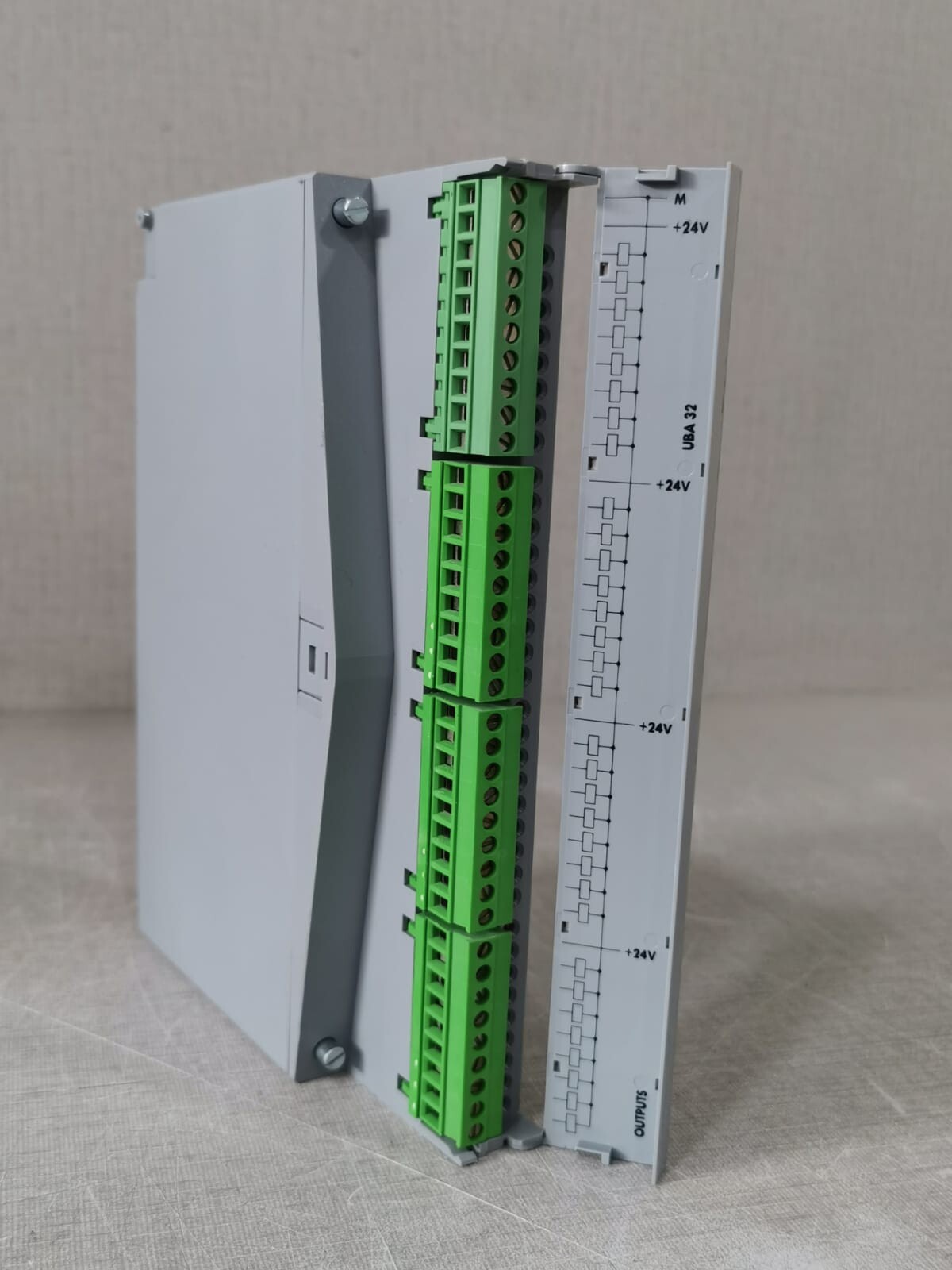SCHLEICHER UBA-32 UBA32 SCHLEICHER UBA 32/2A (D) 31409245 DIGITAL OUTPUT MODULE 32x24VDC 2A 6