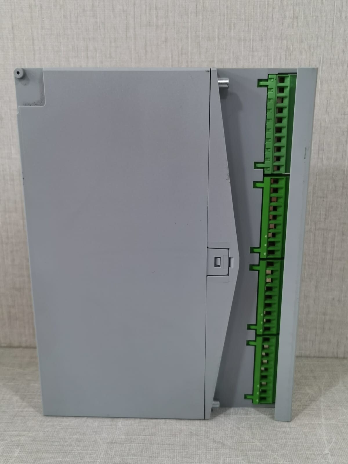 SCHLEICHER UBA-32 UBA32 SCHLEICHER UBA 32/2A (D) 31409245 DIGITAL OUTPUT MODULE 32x24VDC 2A 8