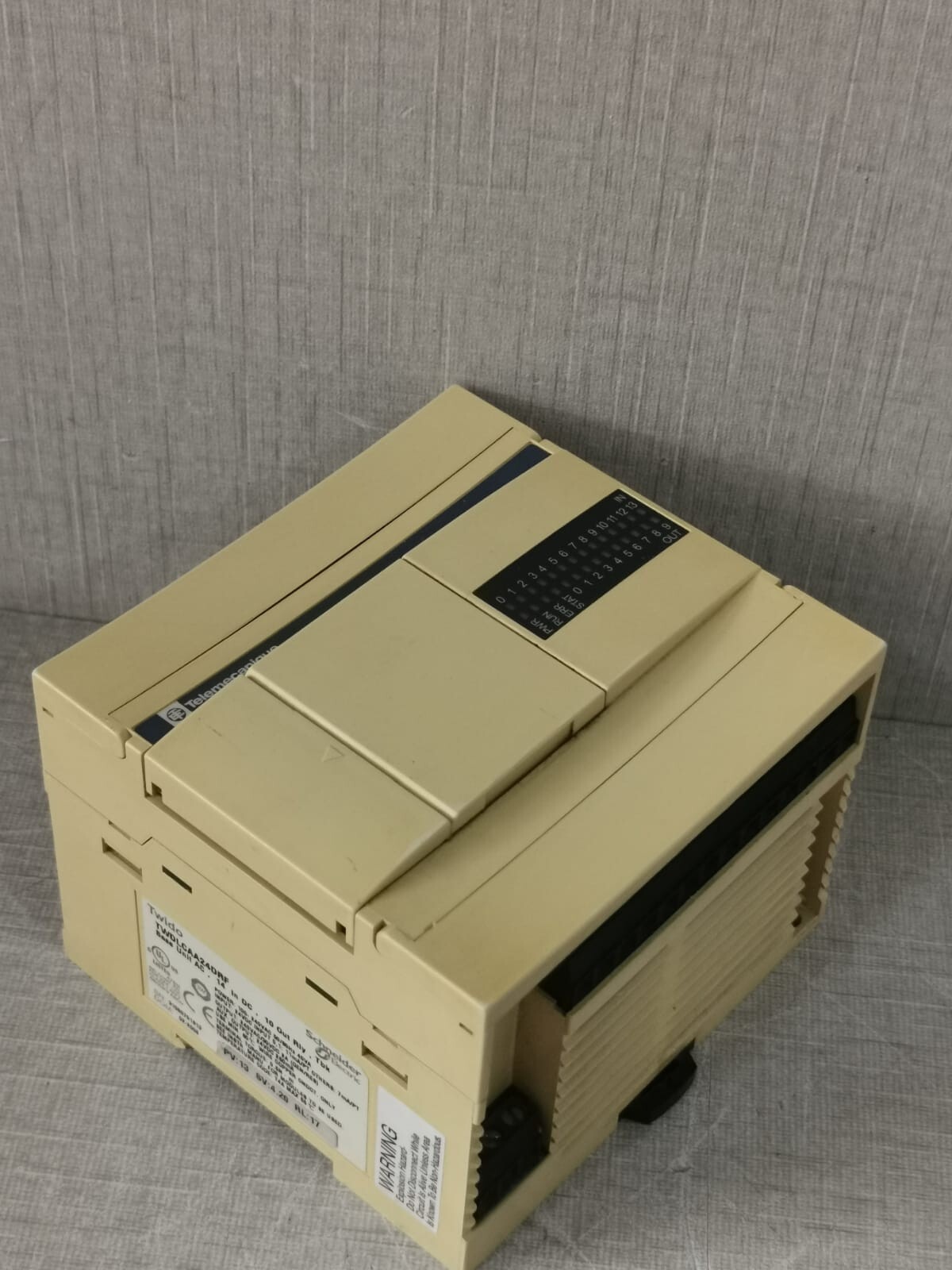 Telemecanique TWDLCAA24DRF Telemecanique By Schneider TWDLCAA24DRF Compact Base PV:13 SV:4.20 RL:17 9
