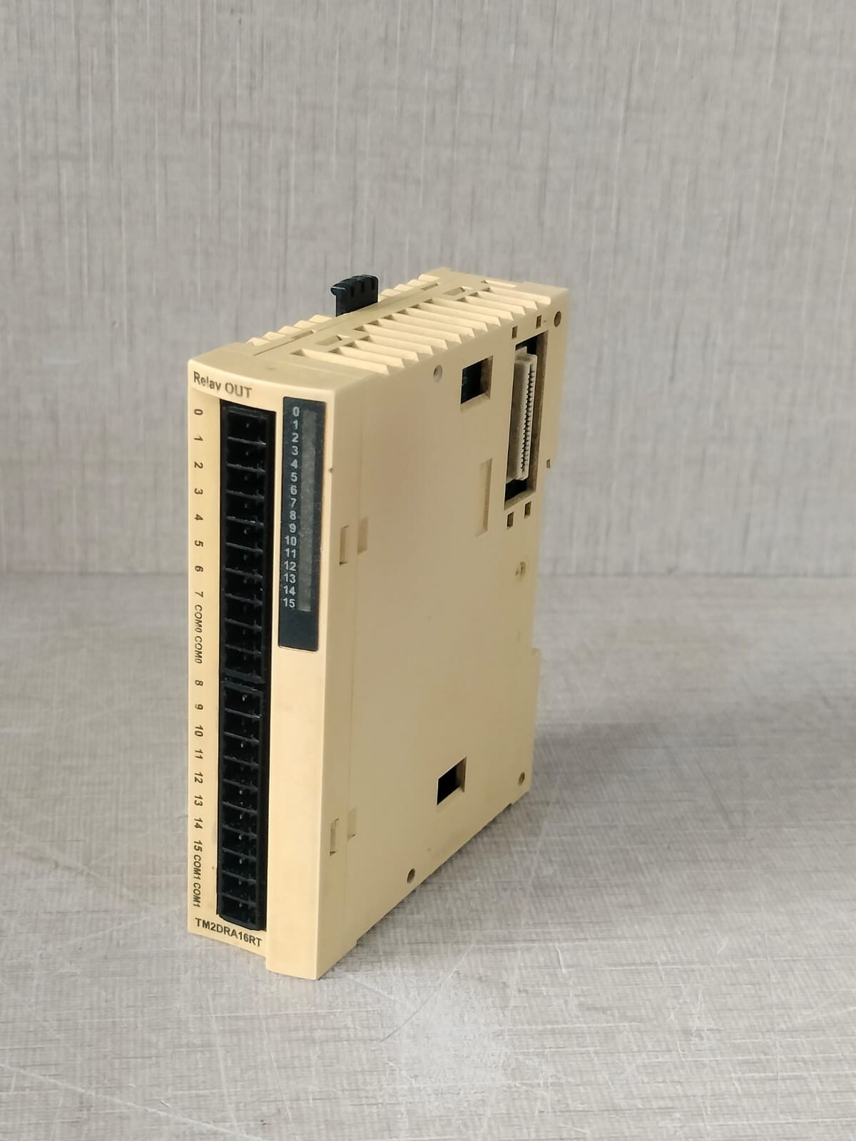 Schneider Electric TM2DRA16RT SCHNEIDER ELECTRIC MODICON TM2DRA16RT RELAY OUT 24VDC 7