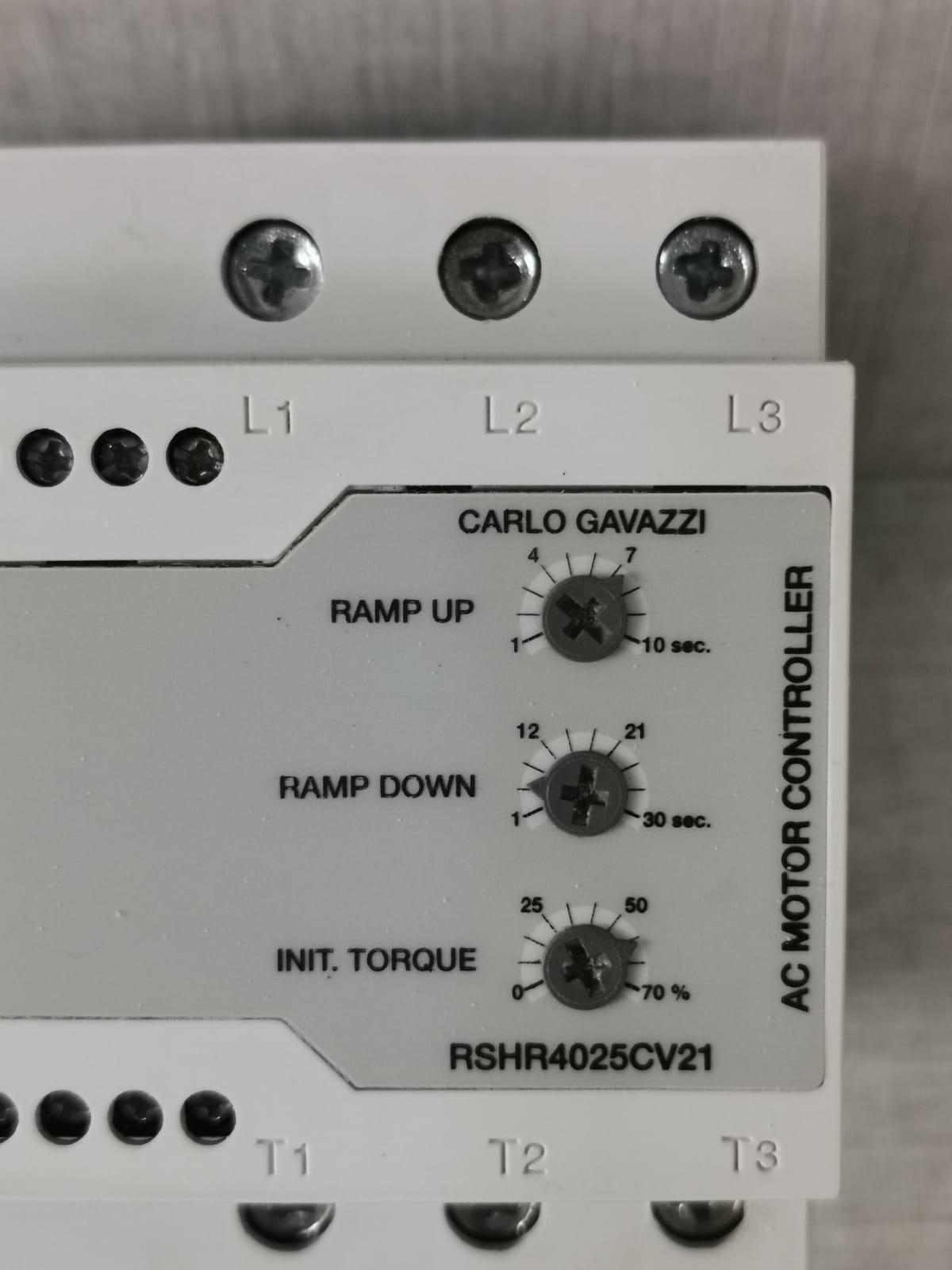 Carlo Gavazzi RSHR4025CV21 CARLO GAVAZZI RSHR4025CV21 AC MOTOR CONTROLLER 4