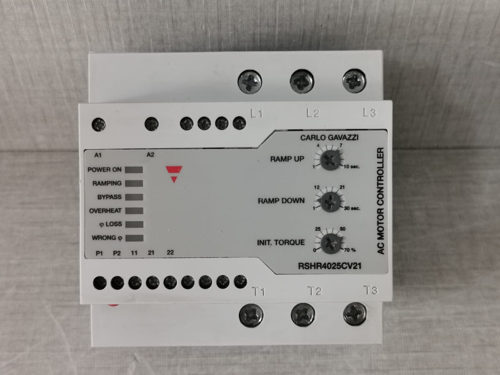 CARLO GAVAZZI RSHR4025CV21 AC MOTOR CONTROLLER