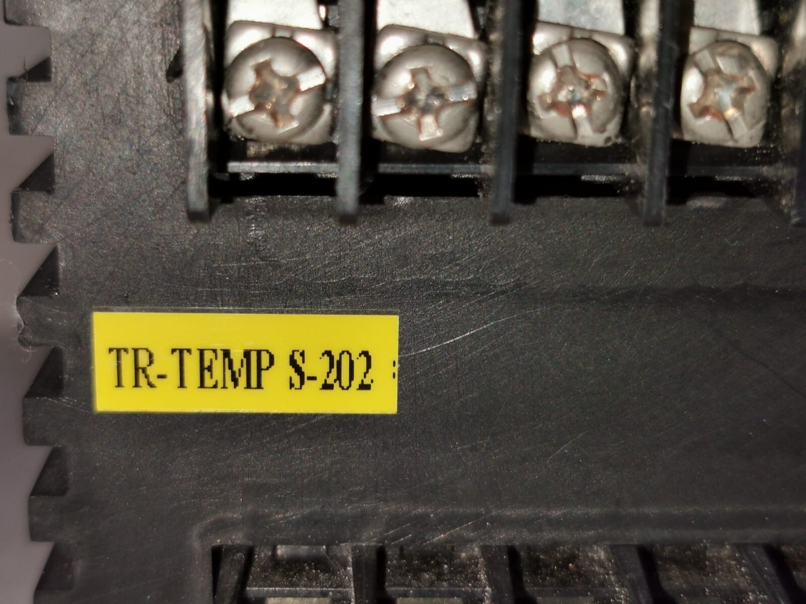 NAMIL ENGINEERING S-202 NAMIL ENGINEERING S-202 TEMPERATURE CONTROLLER AC85-265V DC100-300V 8