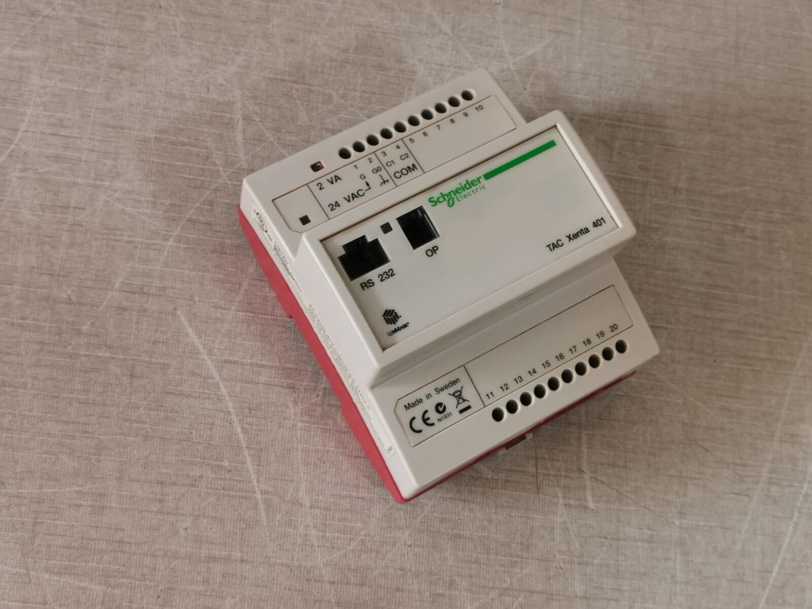 Schneider Electric XENTA-401 Schneider Electric LonMark TAC Xenta 401 / 007301012 9