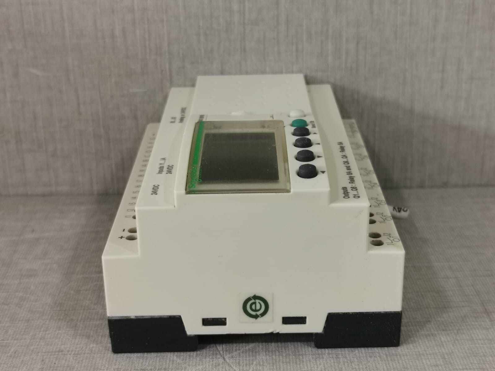 Schneider Electric SR3 B261BD SCHNEIDER ELECTRIC SR3 B261BD MODULAR SMART RELAY ZELIO LOGIC 4