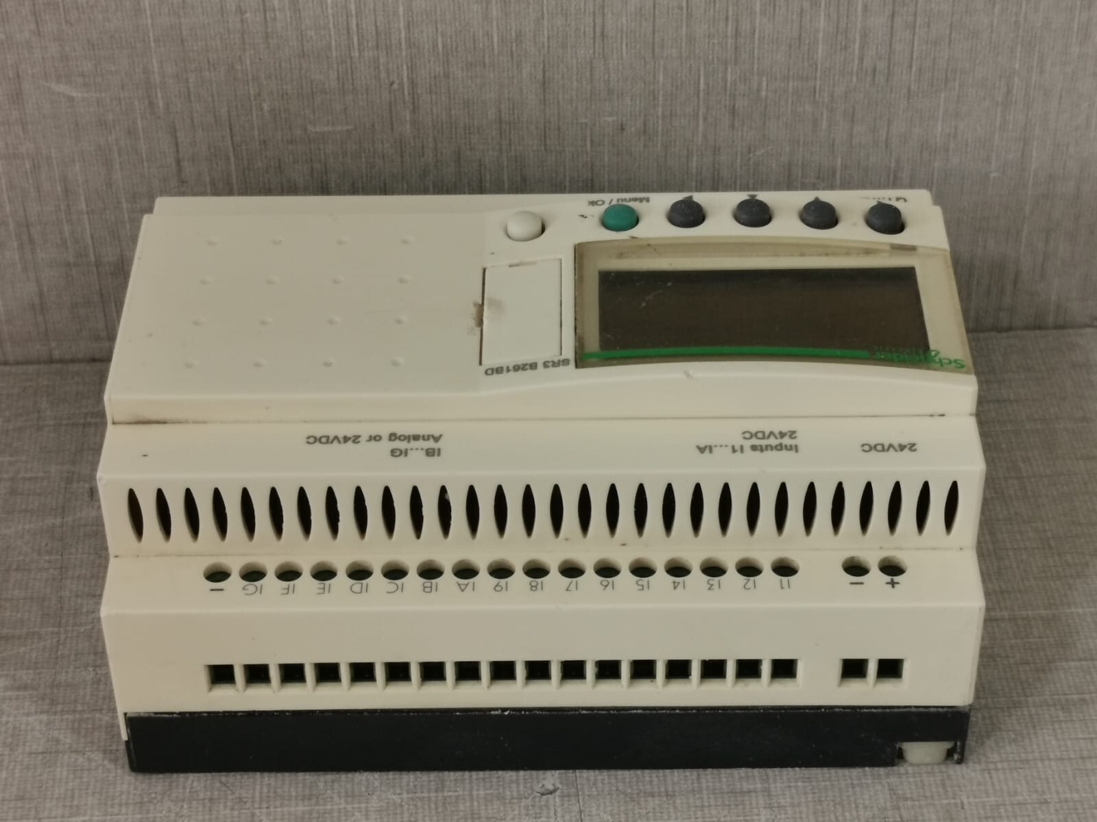 Schneider Electric SR3 B261BD SCHNEIDER ELECTRIC SR3 B261BD MODULAR SMART RELAY ZELIO LOGIC 5