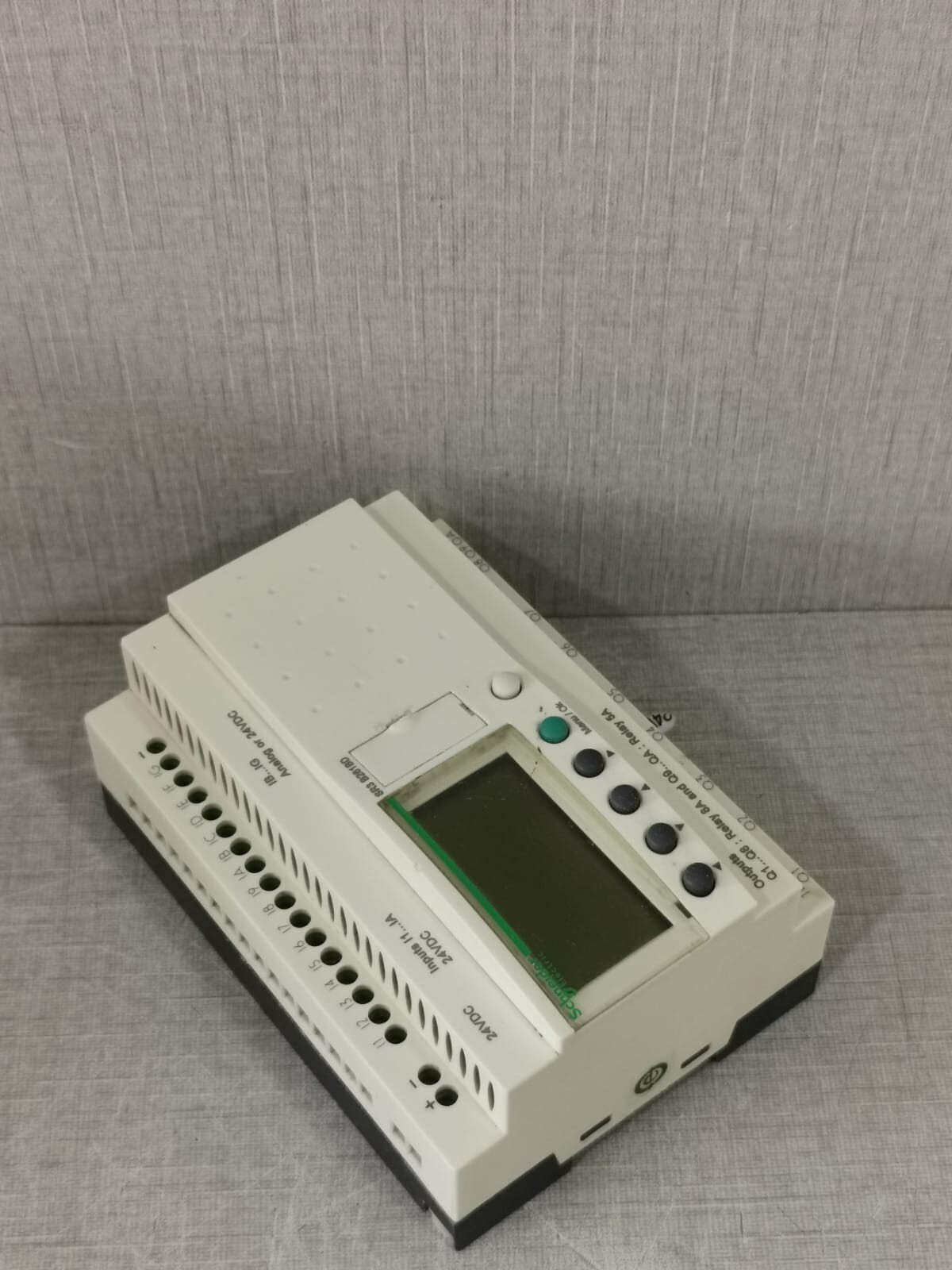 Schneider Electric SR3 B261BD SCHNEIDER ELECTRIC SR3 B261BD MODULAR SMART RELAY ZELIO LOGIC 7