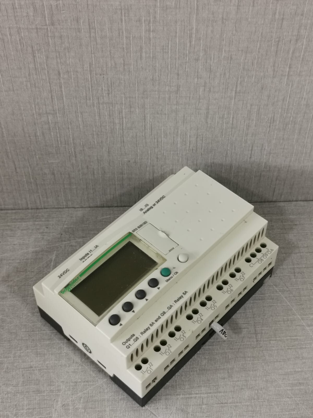 Schneider Electric SR3 B261BD SCHNEIDER ELECTRIC SR3 B261BD MODULAR SMART RELAY ZELIO LOGIC 8