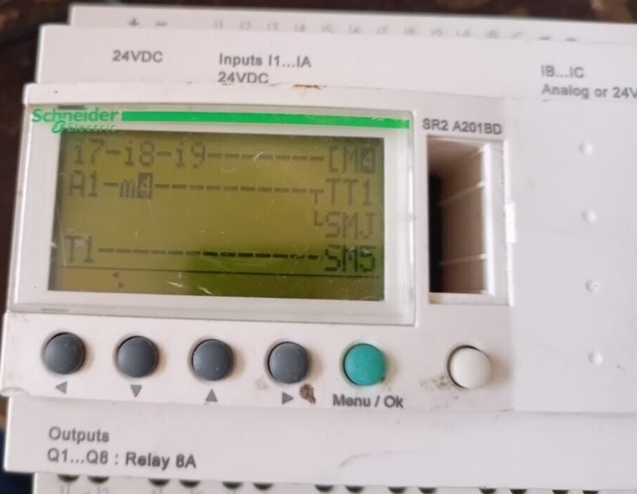 Schneider Electric SR2 A201BD SCHNEIDER ELECTRIC SR2 A201BD COMPACT SMART RELAY ZELIO LOGIC 24VDC 2