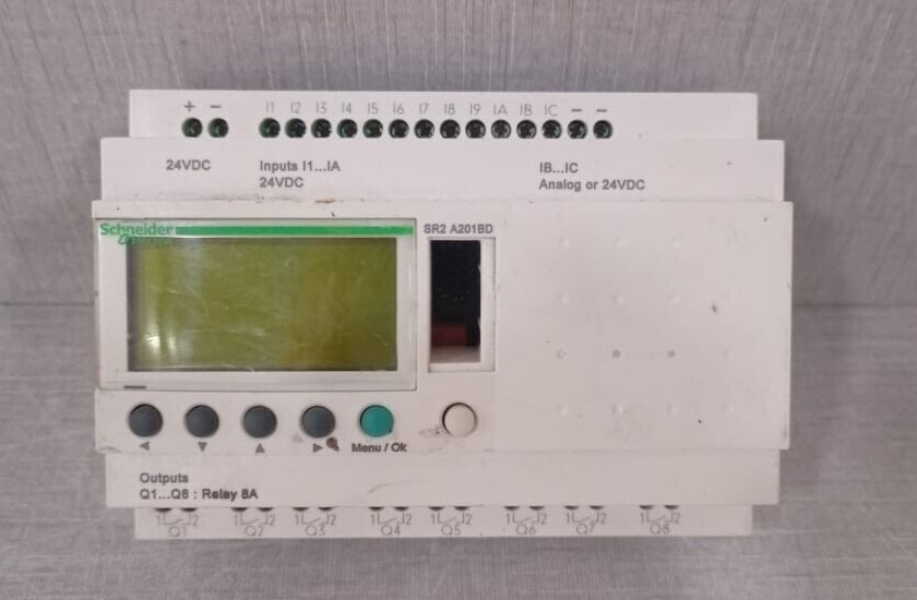 Schneider Electric SR2 A201BD SCHNEIDER ELECTRIC SR2 A201BD COMPACT SMART RELAY ZELIO LOGIC 24VDC 4