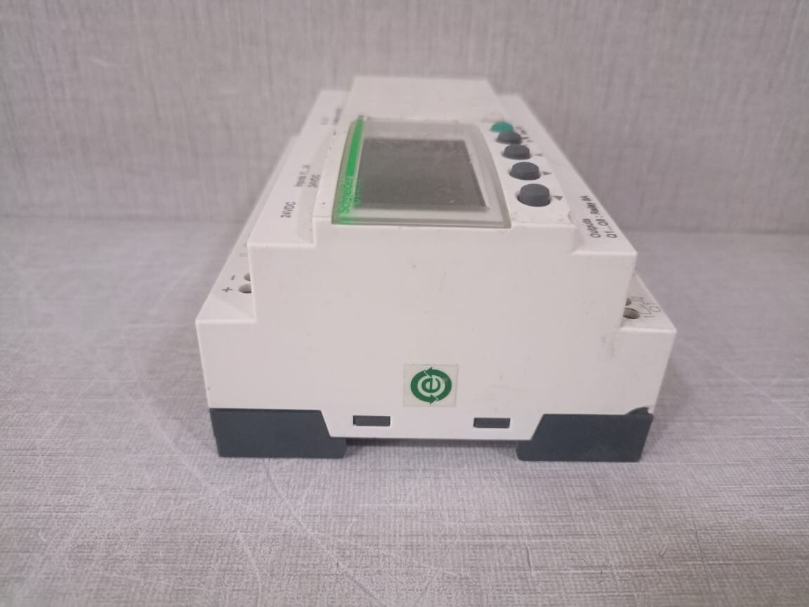 Schneider Electric SR2 A201BD SCHNEIDER ELECTRIC SR2 A201BD COMPACT SMART RELAY ZELIO LOGIC 24VDC 7