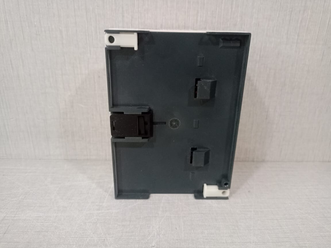 Schneider Electric SR2 A201BD SCHNEIDER ELECTRIC SR2 A201BD COMPACT SMART RELAY ZELIO LOGIC 24VDC 9