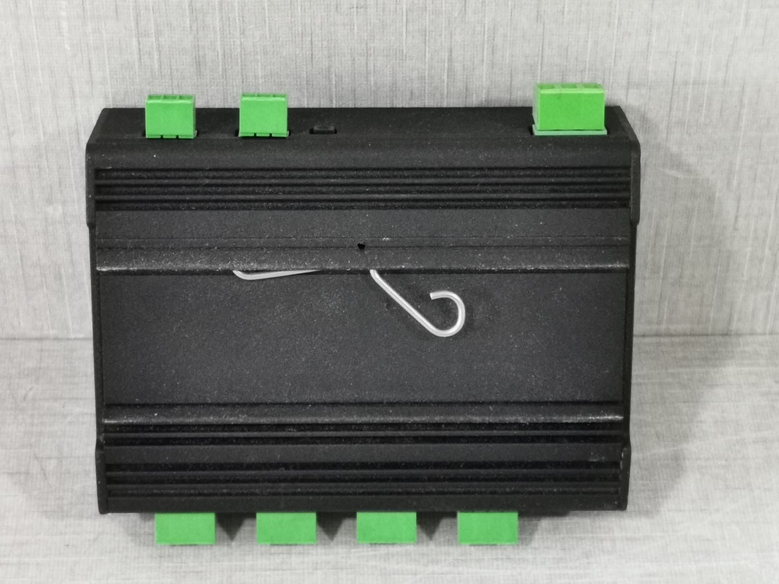 SWISSON ISP-4R-DC-TERM SWISSON ISP-4R-DC-TERM 4-PORT OPTICALLY ISOLATED DMX SPLITTER & RDM HUB 4W 10