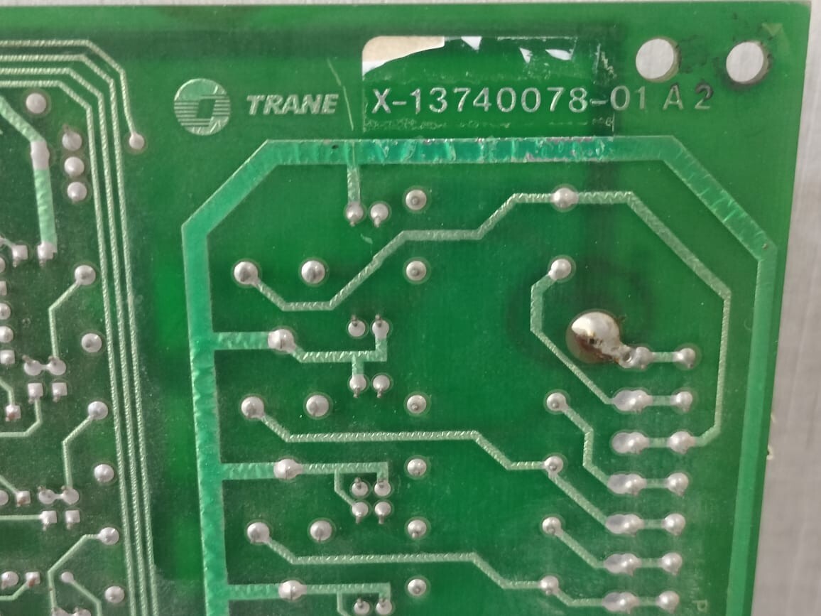 Trane AC900147 PLC X-13740078-01 A2 TRANE AC900147 PLC X-13740078-01 A2 -SCREEN DAMAGED 8