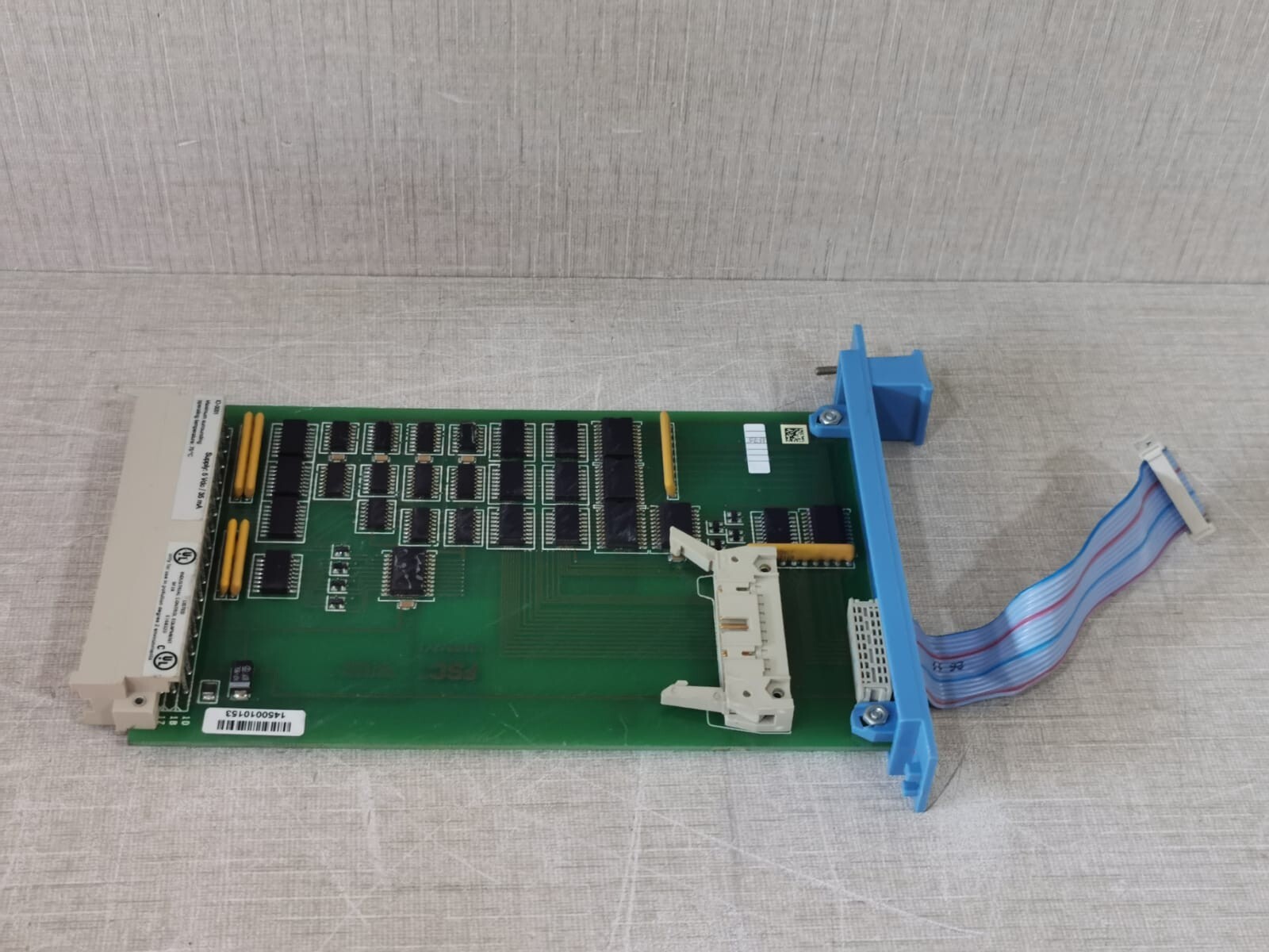 Honeywell IO-0001 CC V1.0 Honeywell IO-0001 Extender Module CC V1.0 - Slightly Damaged & Scratch 10
