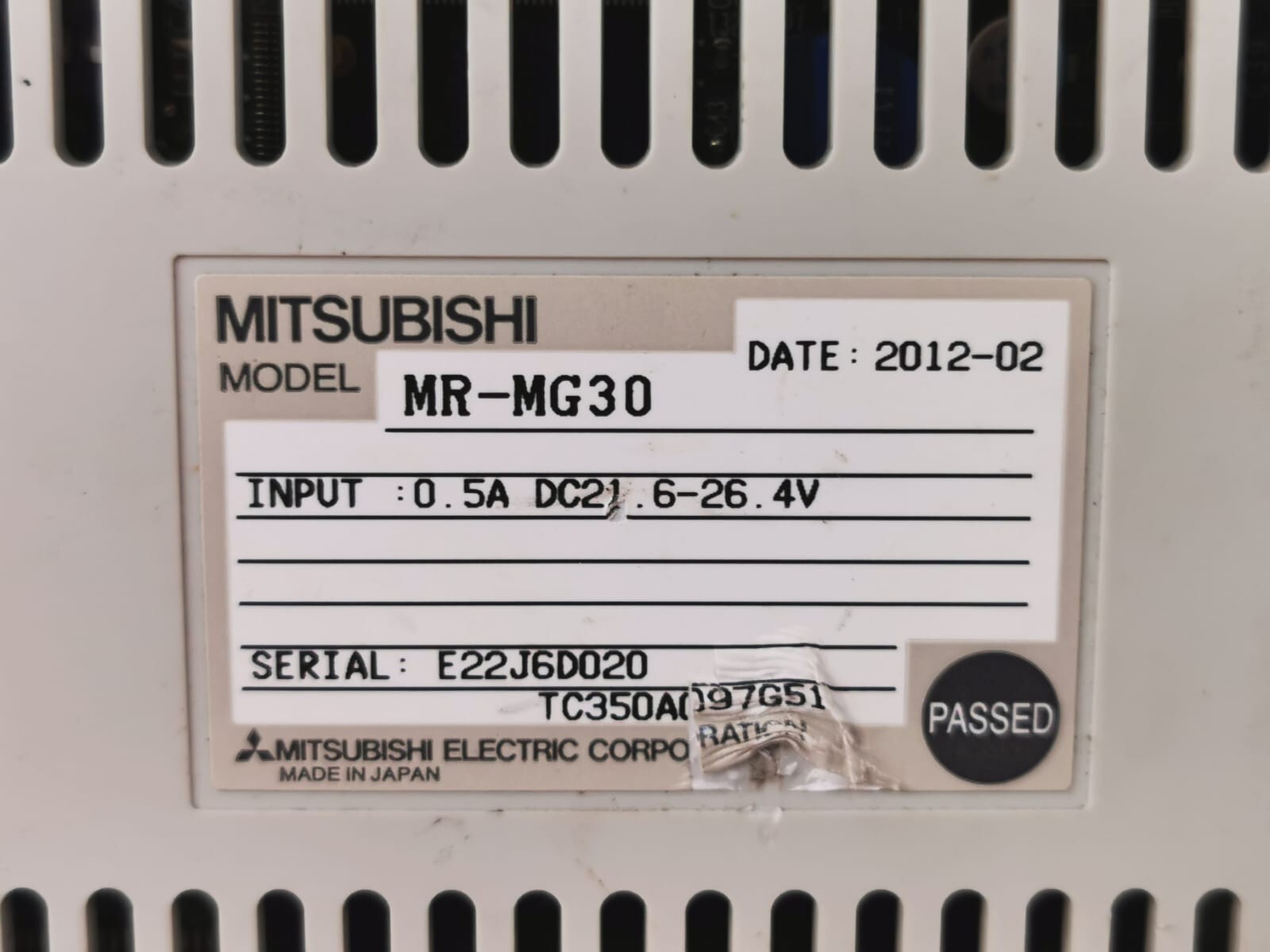 Mitsubishi Electric MR-MG30 MITSUBISHI MR-MG30 SERVO DRIVE - UNIT ONY, NO ACCESSORIES & WITH BROKEN PART 2