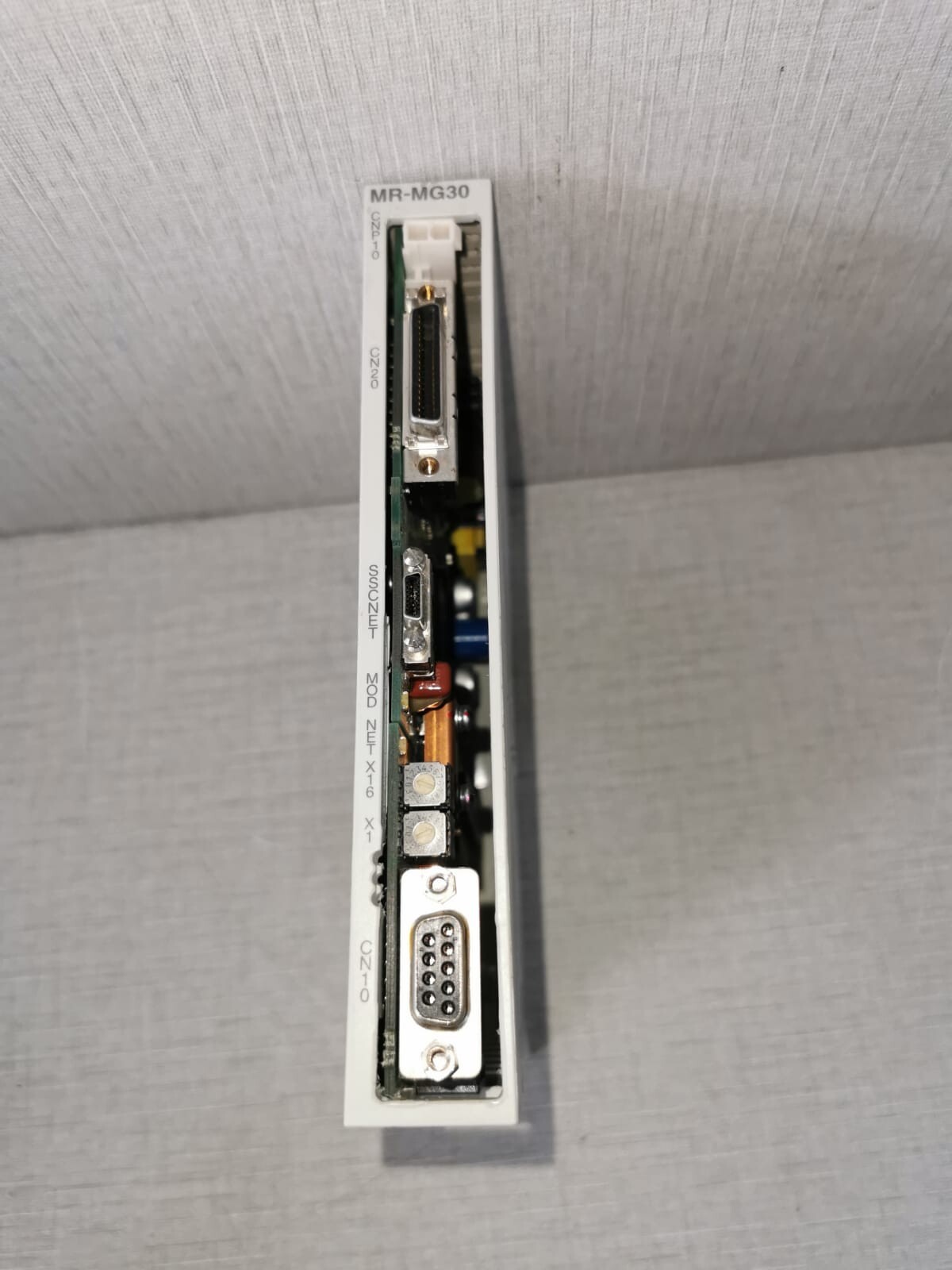 Mitsubishi Electric MR-MG30 MITSUBISHI MR-MG30 SERVO DRIVE - UNIT ONY, NO ACCESSORIES & WITH BROKEN PART 3