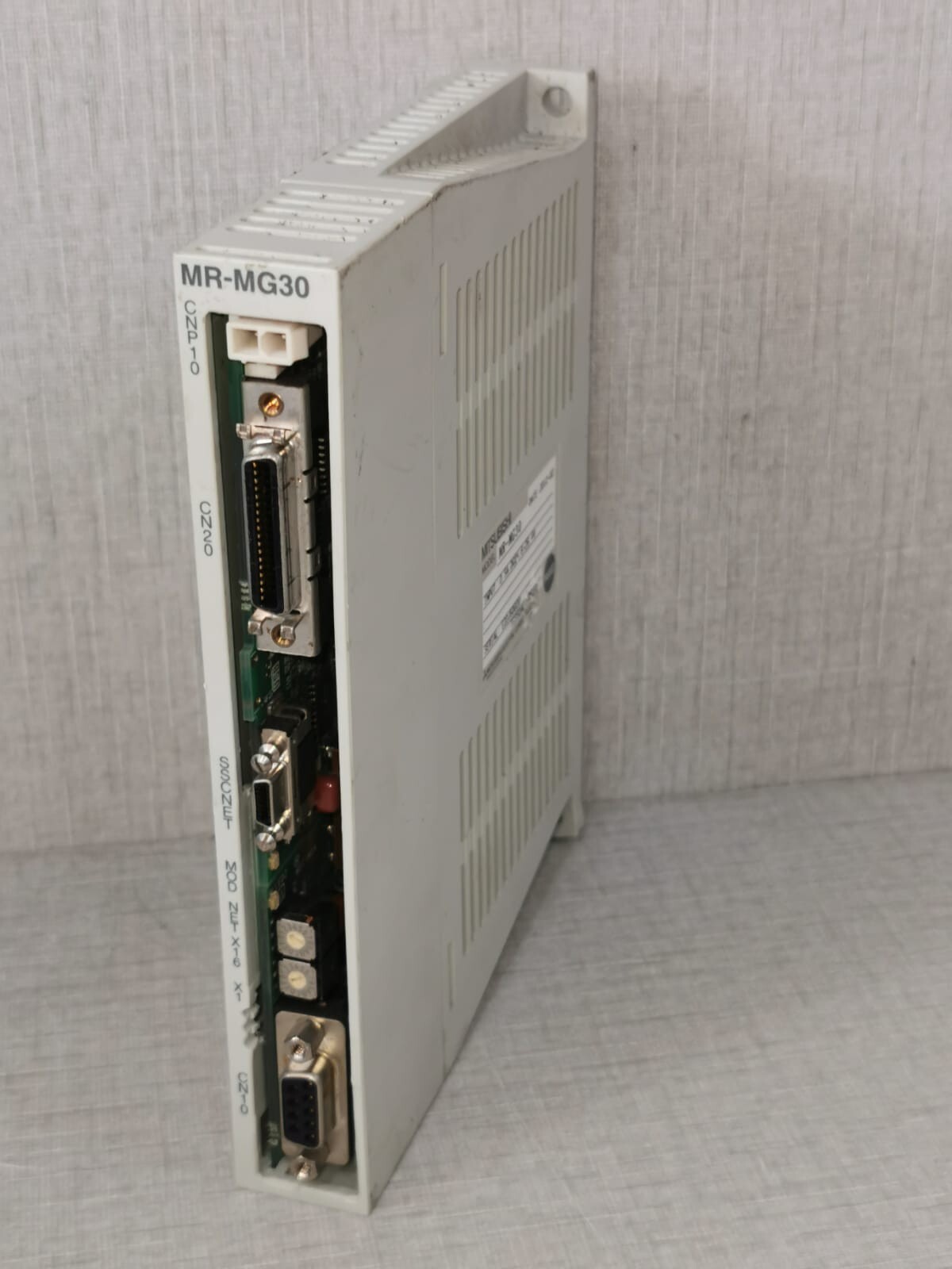 Mitsubishi Electric MR-MG30 MITSUBISHI MR-MG30 SERVO DRIVE - UNIT ONY, NO ACCESSORIES & WITH BROKEN PART 5