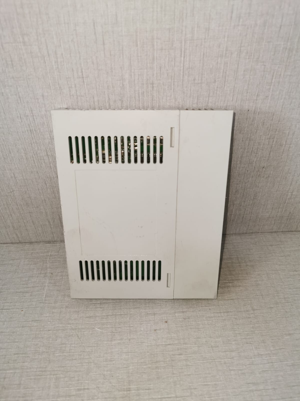 Mitsubishi Electric MR-MG30 MITSUBISHI MR-MG30 SERVO DRIVE - UNIT ONY, NO ACCESSORIES & WITH BROKEN PART 7