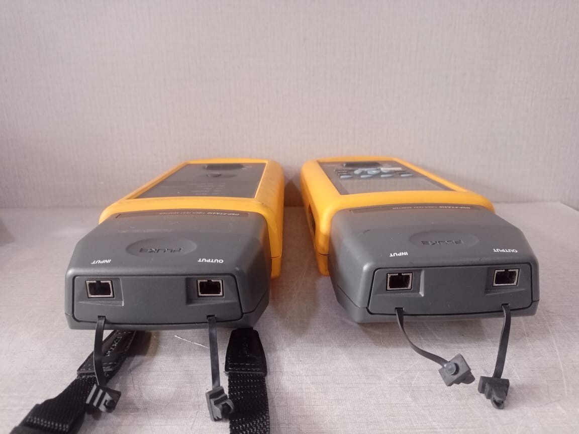 Fluke DSP-4300 Cable Analyzer and Fluke DSP-4300SR Smart Remote Fluke DSP-4300 Cable Analyzer and DSP-4300SR Smart Remote with 4 Adapter 7