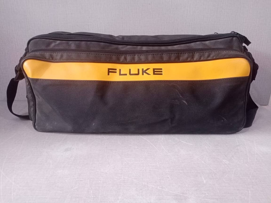 Fluke DSP-4300 Cable Analyzer and Fluke DSP-4300SR Smart Remote Fluke DSP-4300 Cable Analyzer and DSP-4300SR Smart Remote with 4 Adapter 8