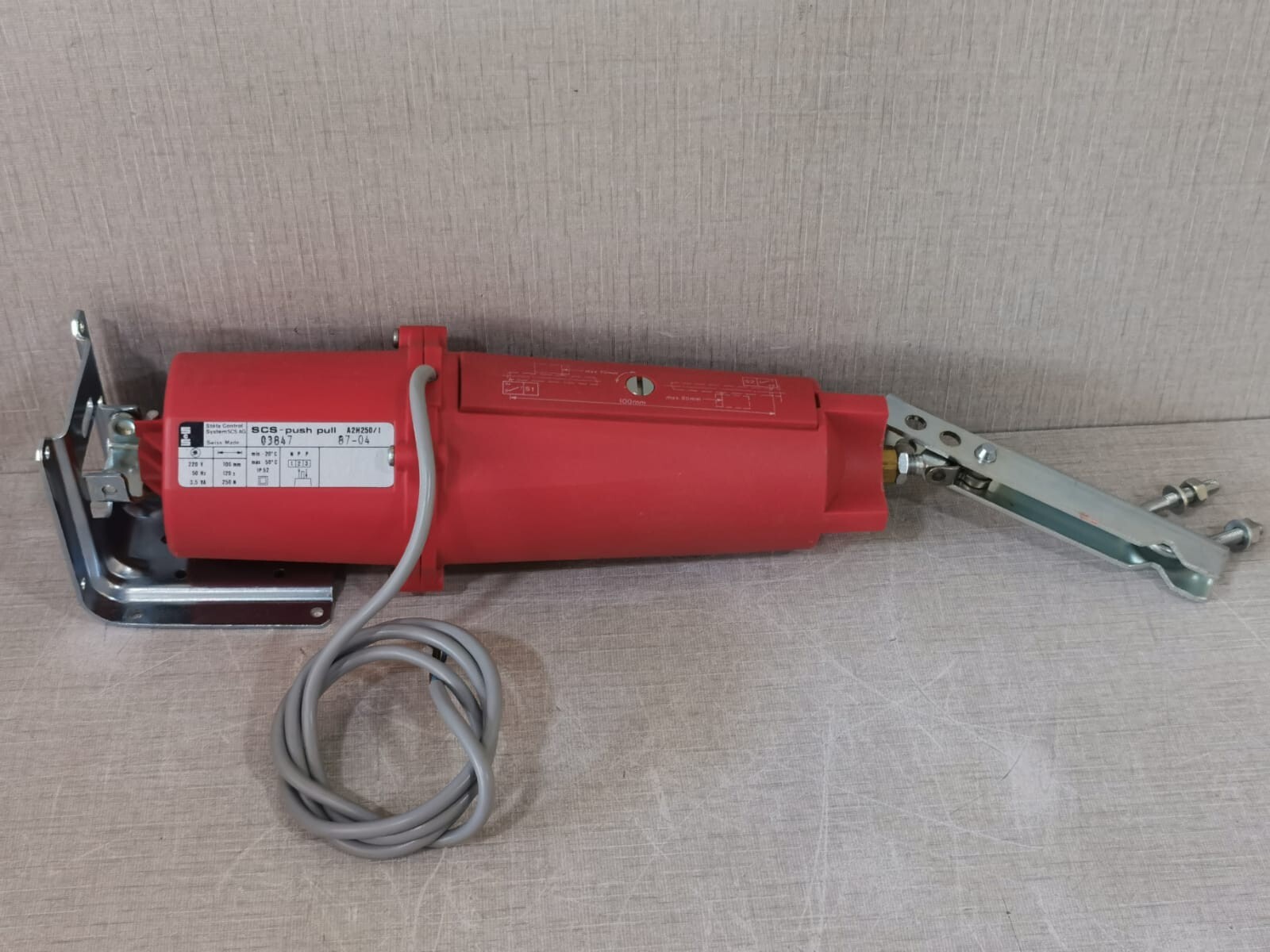 Siemens SCS-PUSH Stafa Control System SCS-Push Bull A2H250/I 220V, 50hz, 3.5VA 4