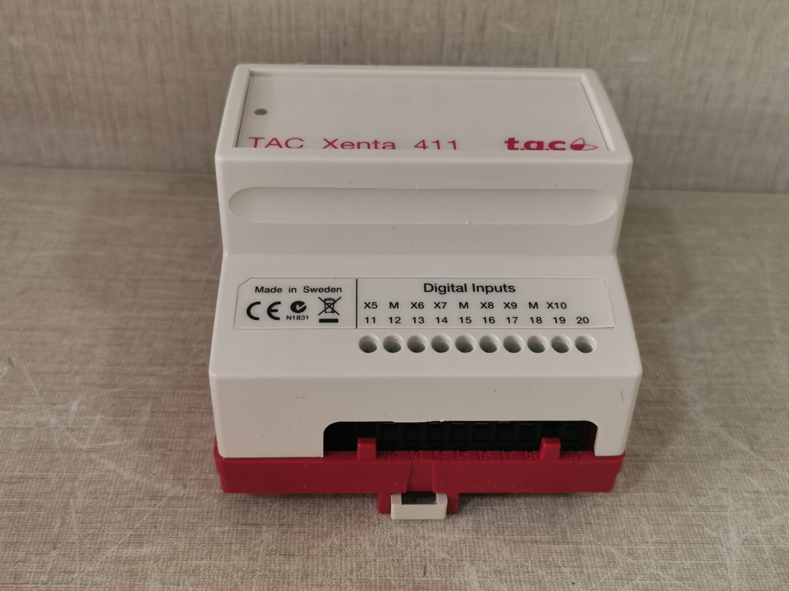 Schneider Electric BASE-411 411 Schneider Electric TAC Xenta 007302011 Ver 1.05 + TERMINAL PART/BASE 8