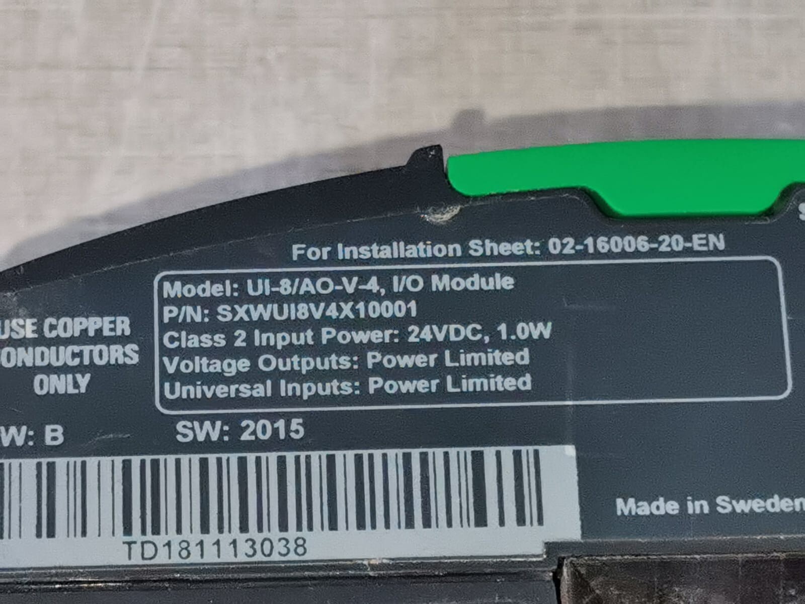 Schneider Electric UI-8/AO-V-4 Schneider Electric SXWUI8V4X10001 SmartX Controller UI-8/AO-V-4 WITH BASE 4