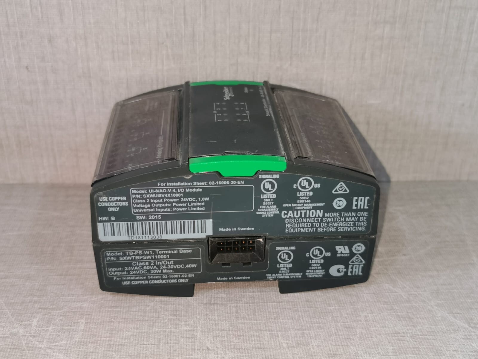 Schneider Electric UI-8/AO-V-4 Schneider Electric SXWUI8V4X10001 SmartX Controller UI-8/AO-V-4 WITH BASE 6