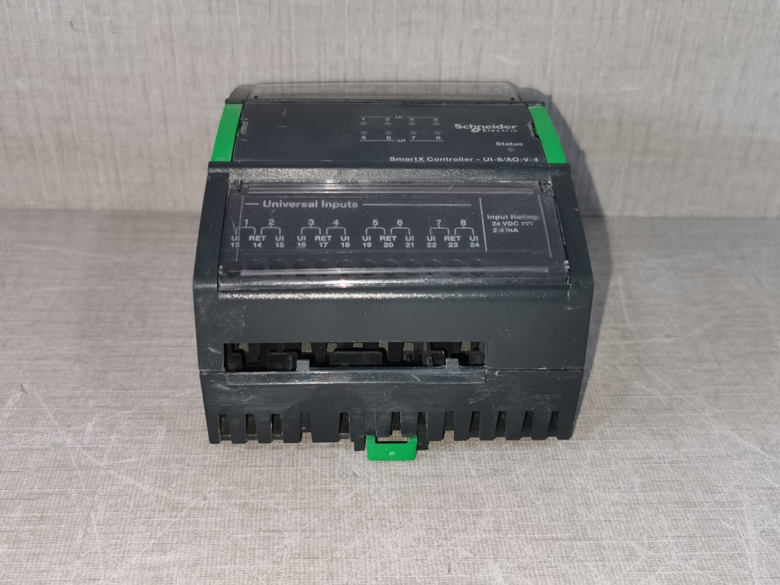 Schneider Electric UI-8/AO-V-4 Schneider Electric SXWUI8V4X10001 SmartX Controller UI-8/AO-V-4 WITH BASE 8