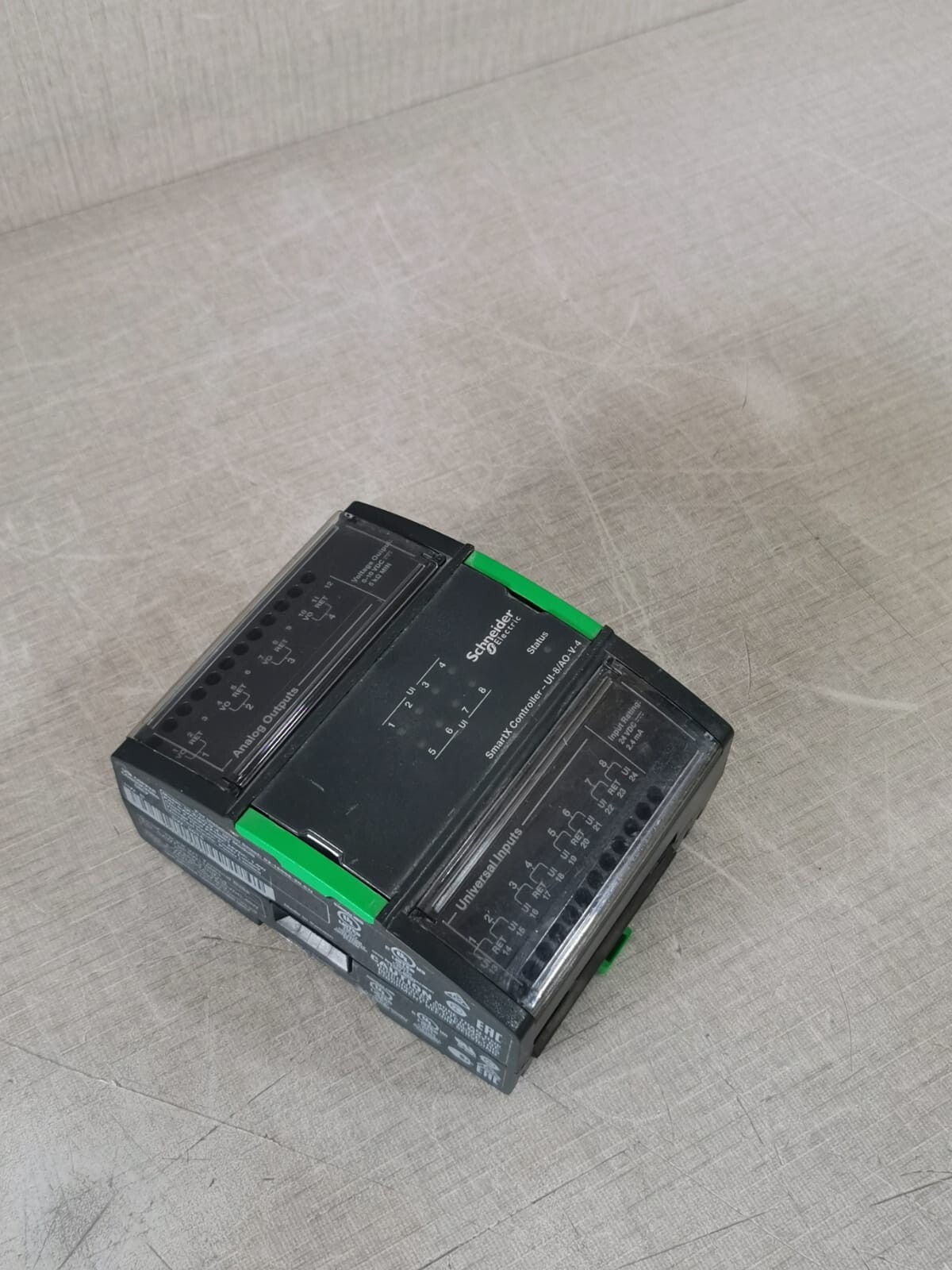 Schneider Electric UI-8/AO-V-4 Schneider Electric SXWUI8V4X10001 SmartX Controller UI-8/AO-V-4 WITH BASE 10