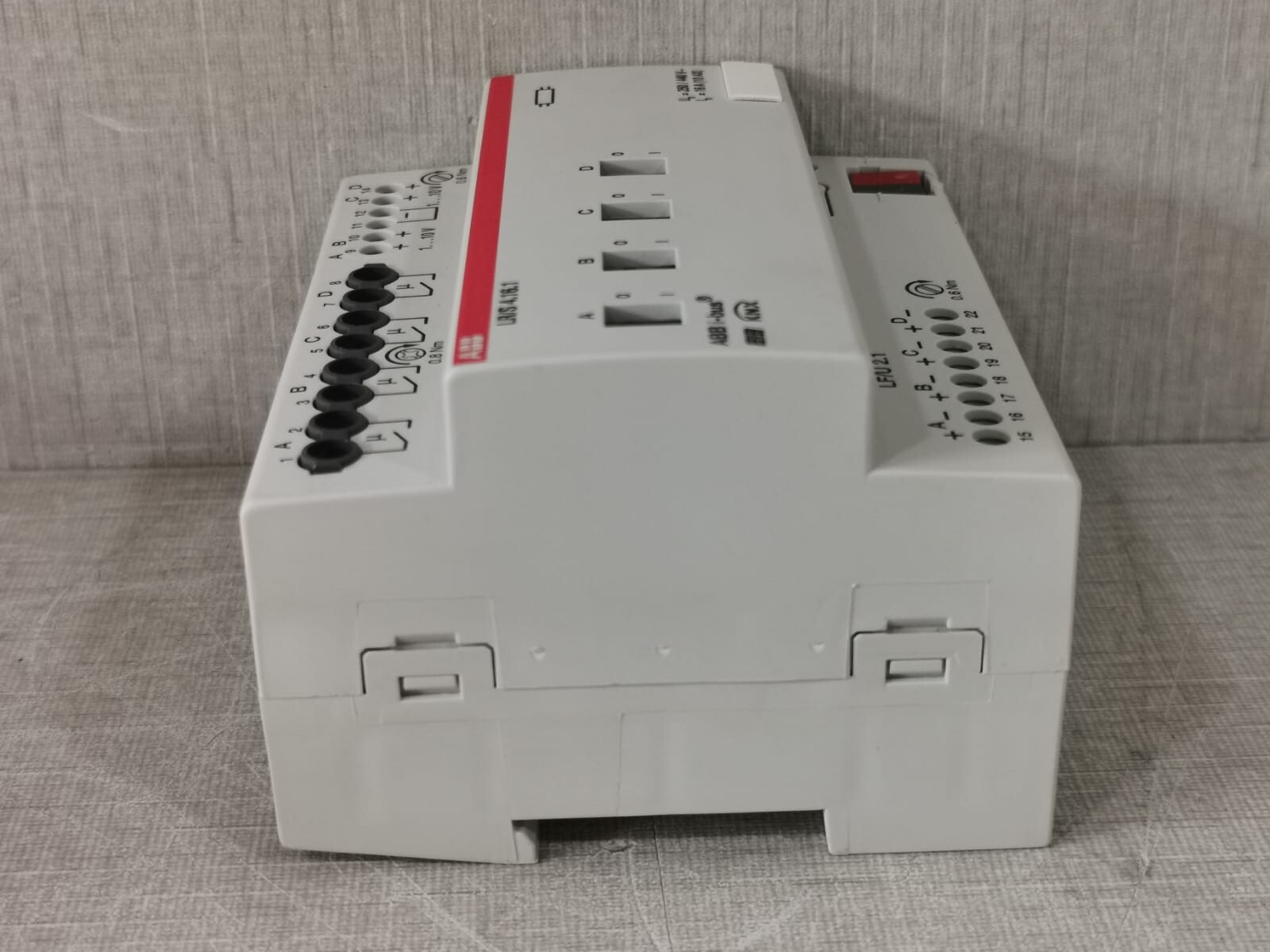 ABB 2CDG 110 088 R0011 ABB 2CDG 110 088 R0011 LR/S 4.16.1 LIGHT CONTROLLER 6