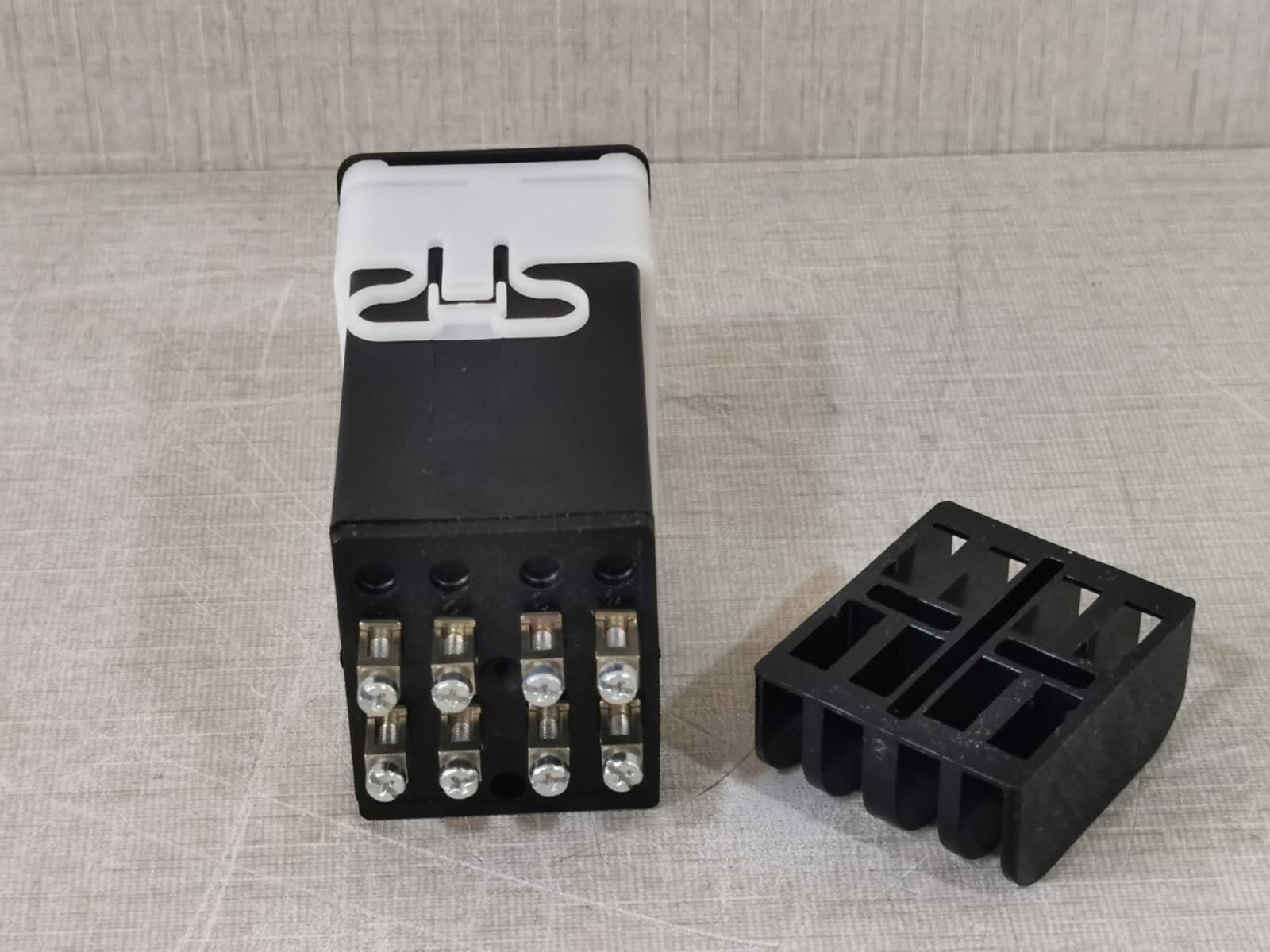 Phoenix Contact MR21 Phoenix Contact MR21 Drop Indicator/Annunciator Relays 9