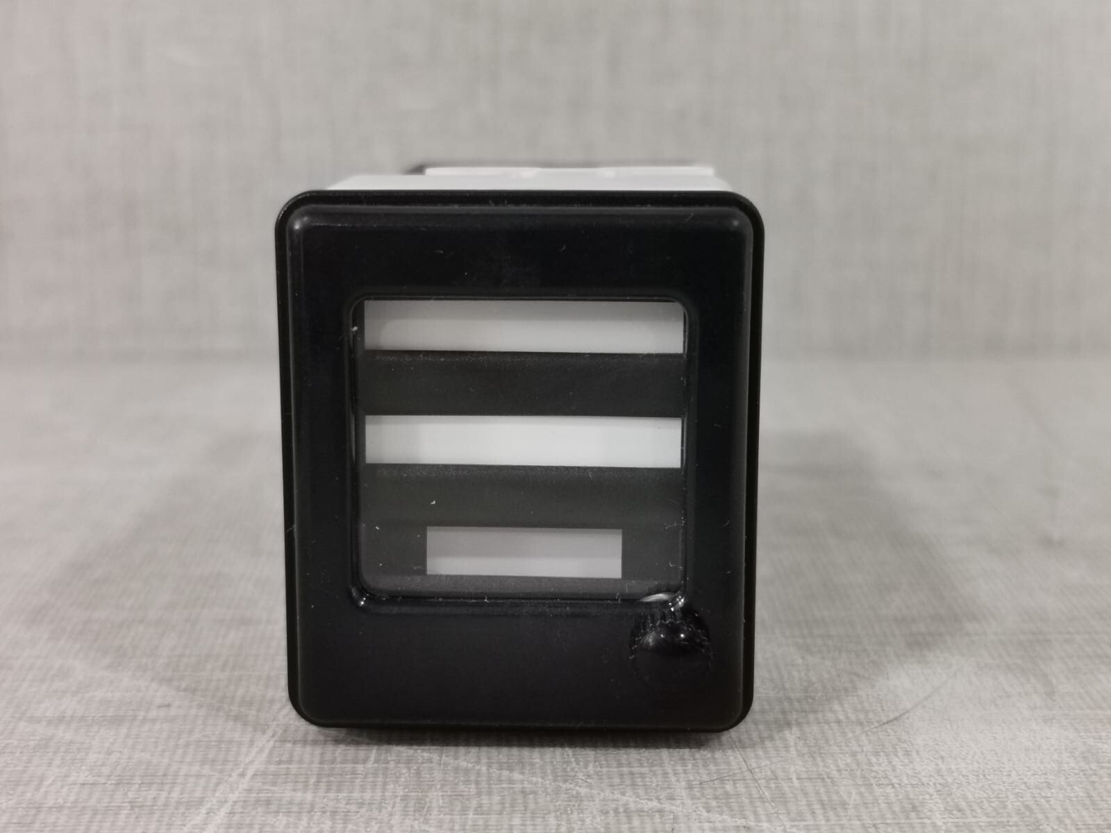 Phoenix Contact MR21 Phoenix Contact MR21 Drop Indicator/Annunciator Relays 2