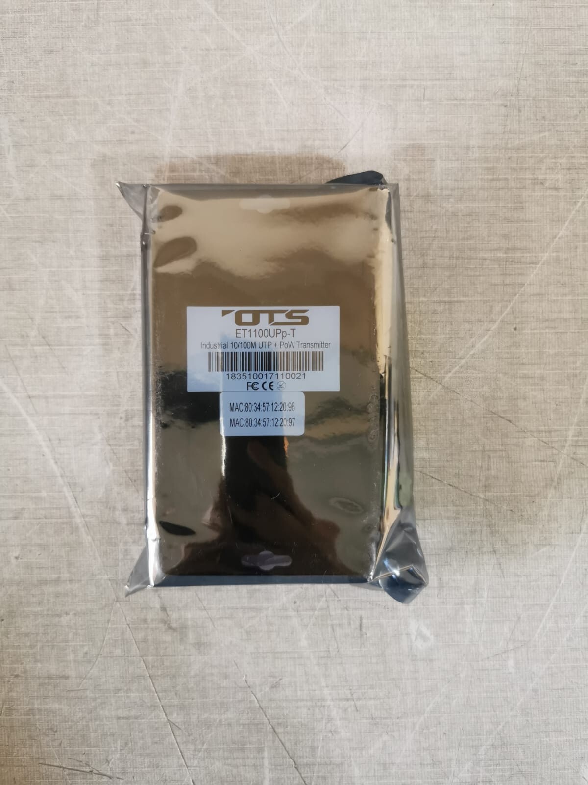 OTS ET1100UPP OTS ET1100UPp-T INDUSTRIAL 10/100M UTP+ PoW TRANSMITTER 3