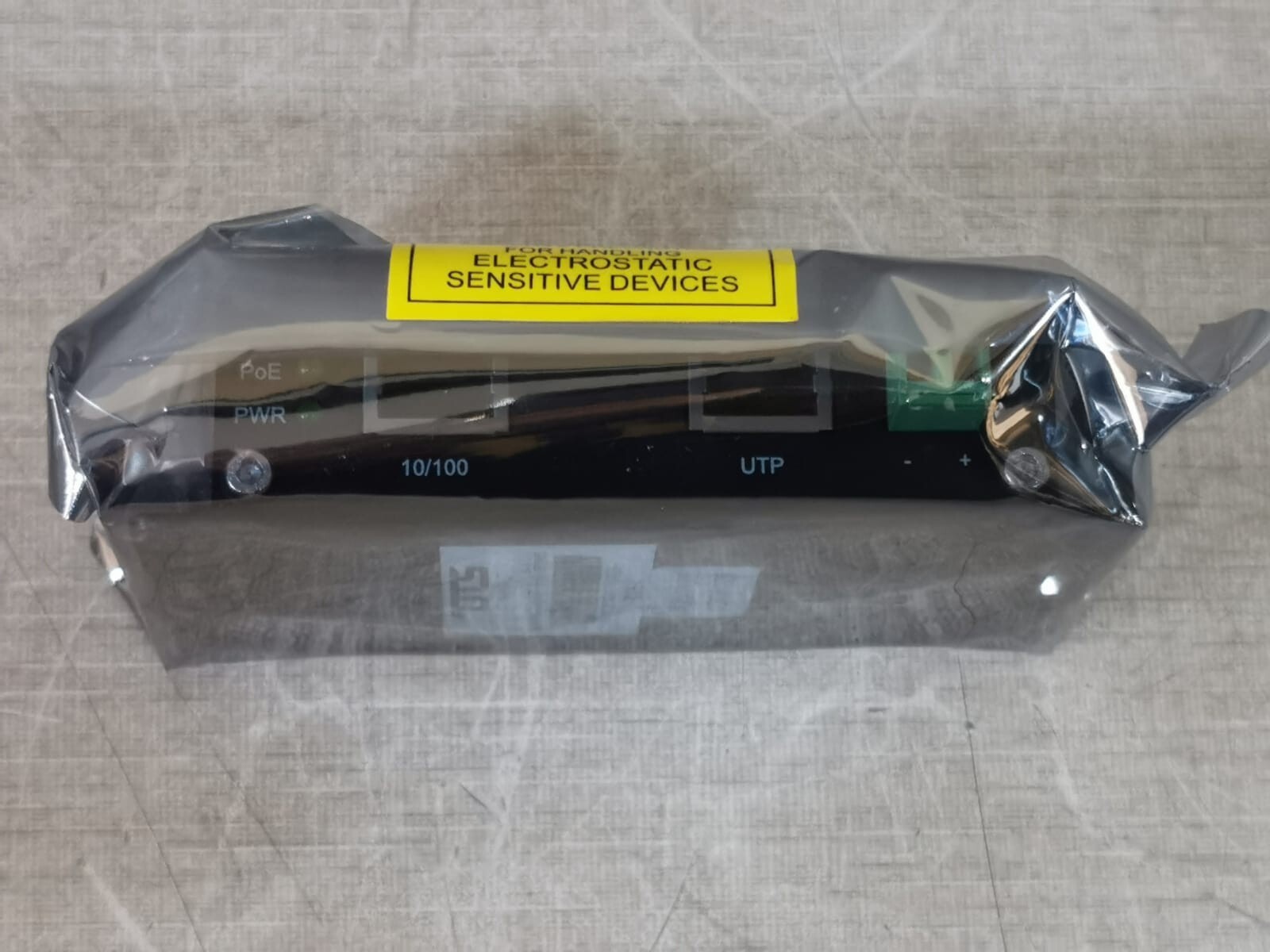 OTS ET1100UPP OTS ET1100UPp-T INDUSTRIAL 10/100M UTP+ PoW TRANSMITTER 5