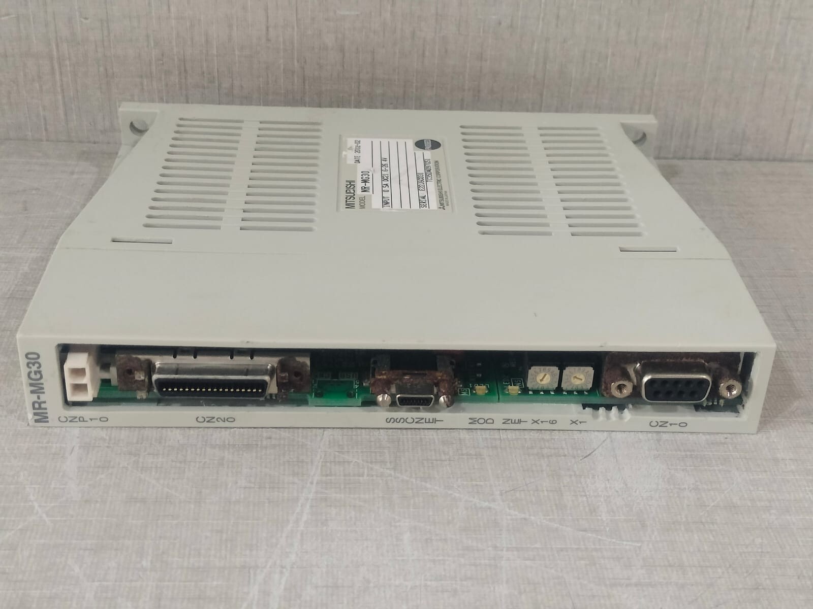 Mitsubishi Electric MR-MG30 MITSUBISHI MR-MG30 SERVO DRIVE - WITH RUSTY PARTS 3