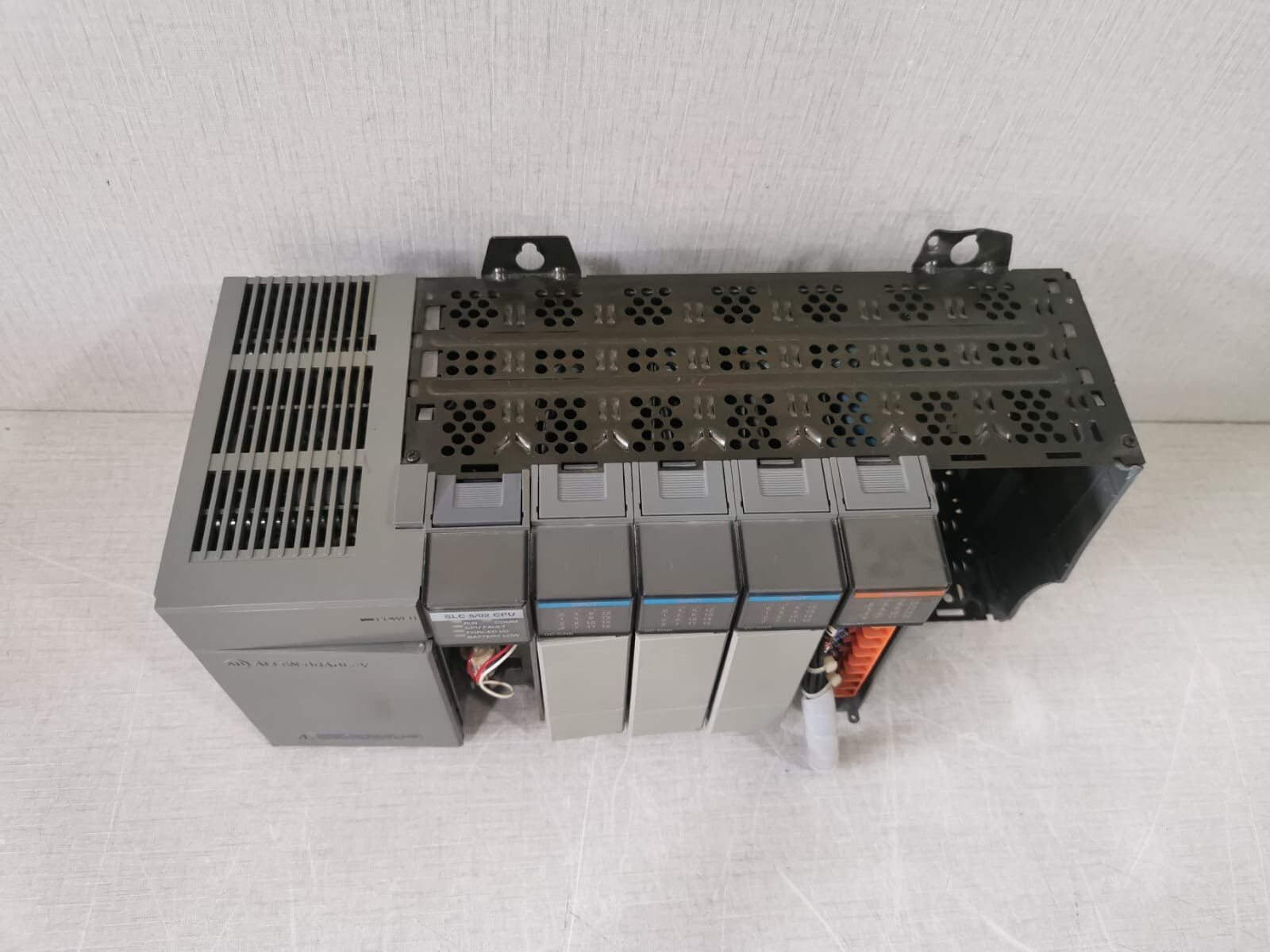 Rockwell Automation 1746-P2 Allen Bradley 1746-P2 SLC 500 Ser. C Power Supply & 1746-A7, 7-Slot Rack Ser. B 10