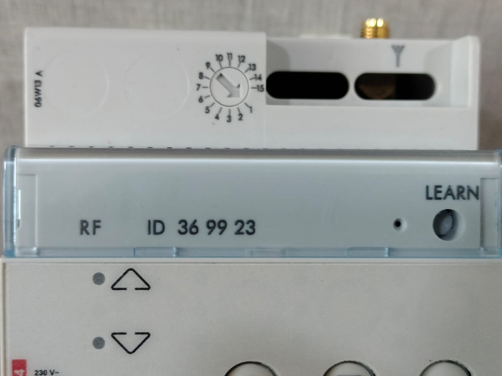 Legrand 50-60-HZ LEGRAND 036 04 INTERFACE IN ONE 230V- 50-60-Hz 5