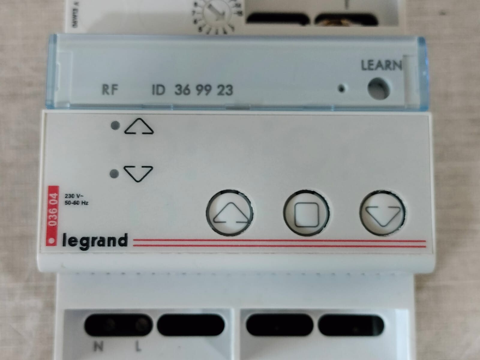 Legrand 50-60-HZ LEGRAND 036 04 INTERFACE IN ONE 230V- 50-60-Hz 8