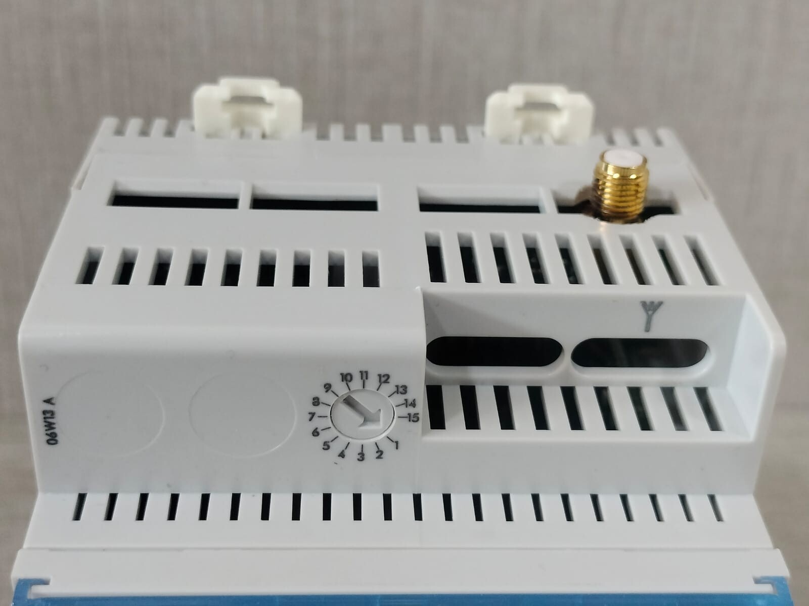 Legrand 50-60-HZ LEGRAND 036 04 INTERFACE IN ONE 230V- 50-60-Hz 9
