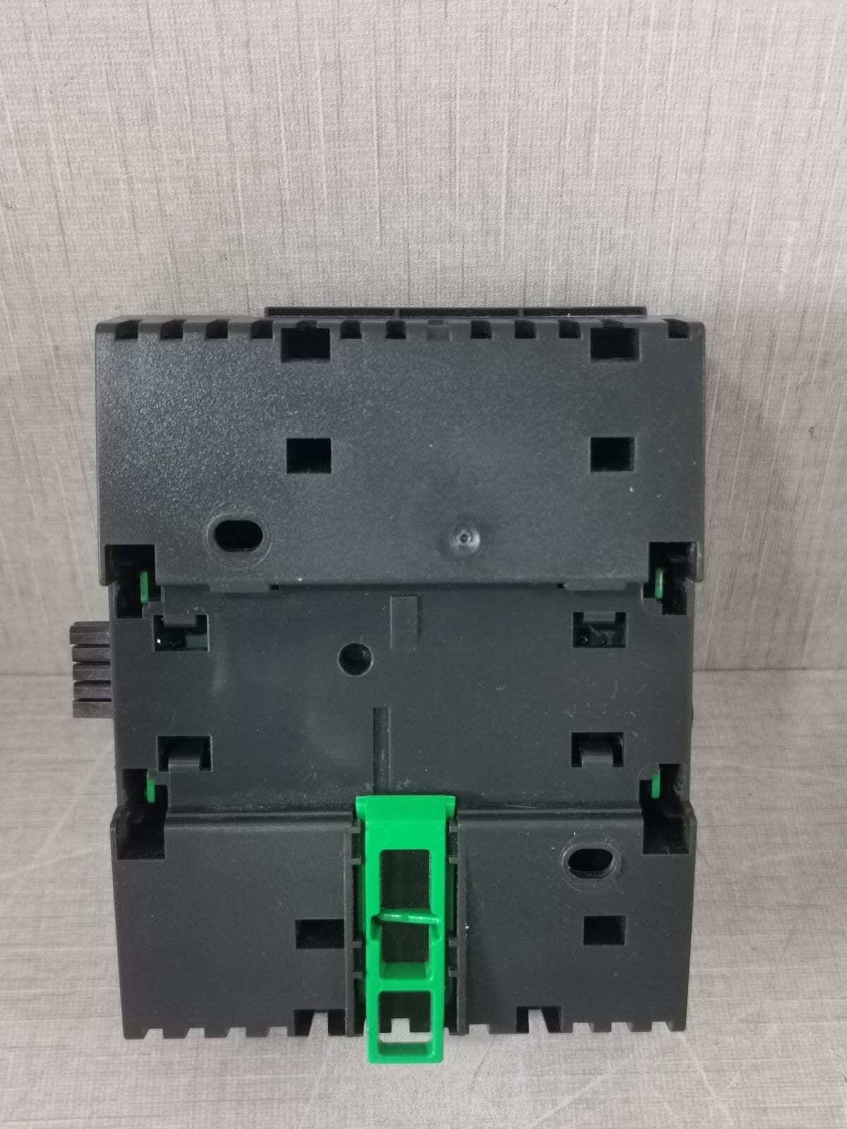 Schneider Electric SXWTBPSW110001 SCHNEIDER UI-8/AO-V-4 SXWUI8V4X10001 W/ TB-PS-W1 TERMINAL BASE SXWTBPSW110001 10